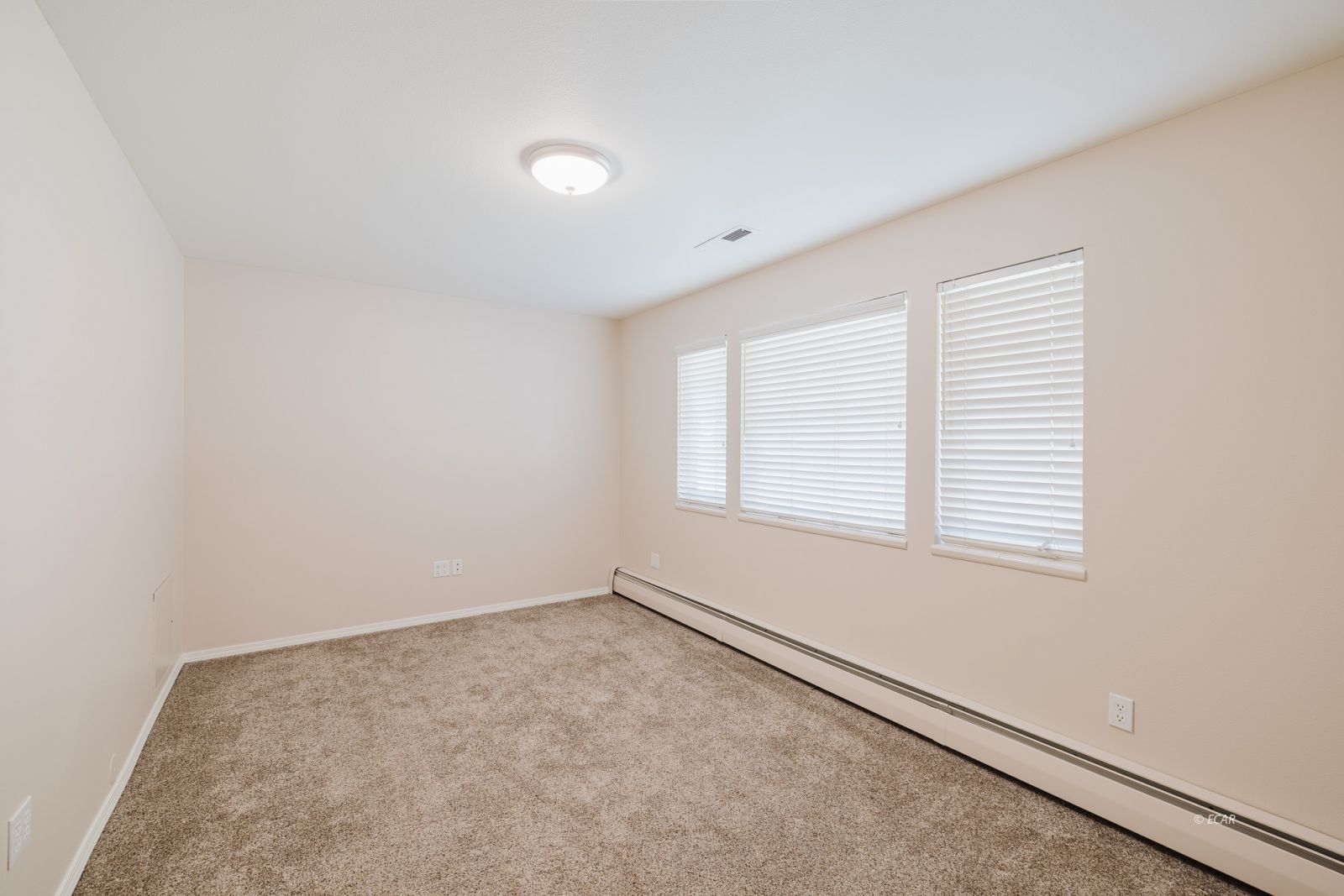 Elko, Nevada, 89801, United States, 5 Bedrooms Bedrooms, ,3 BathroomsBathrooms,Residential,For Sale,1906097