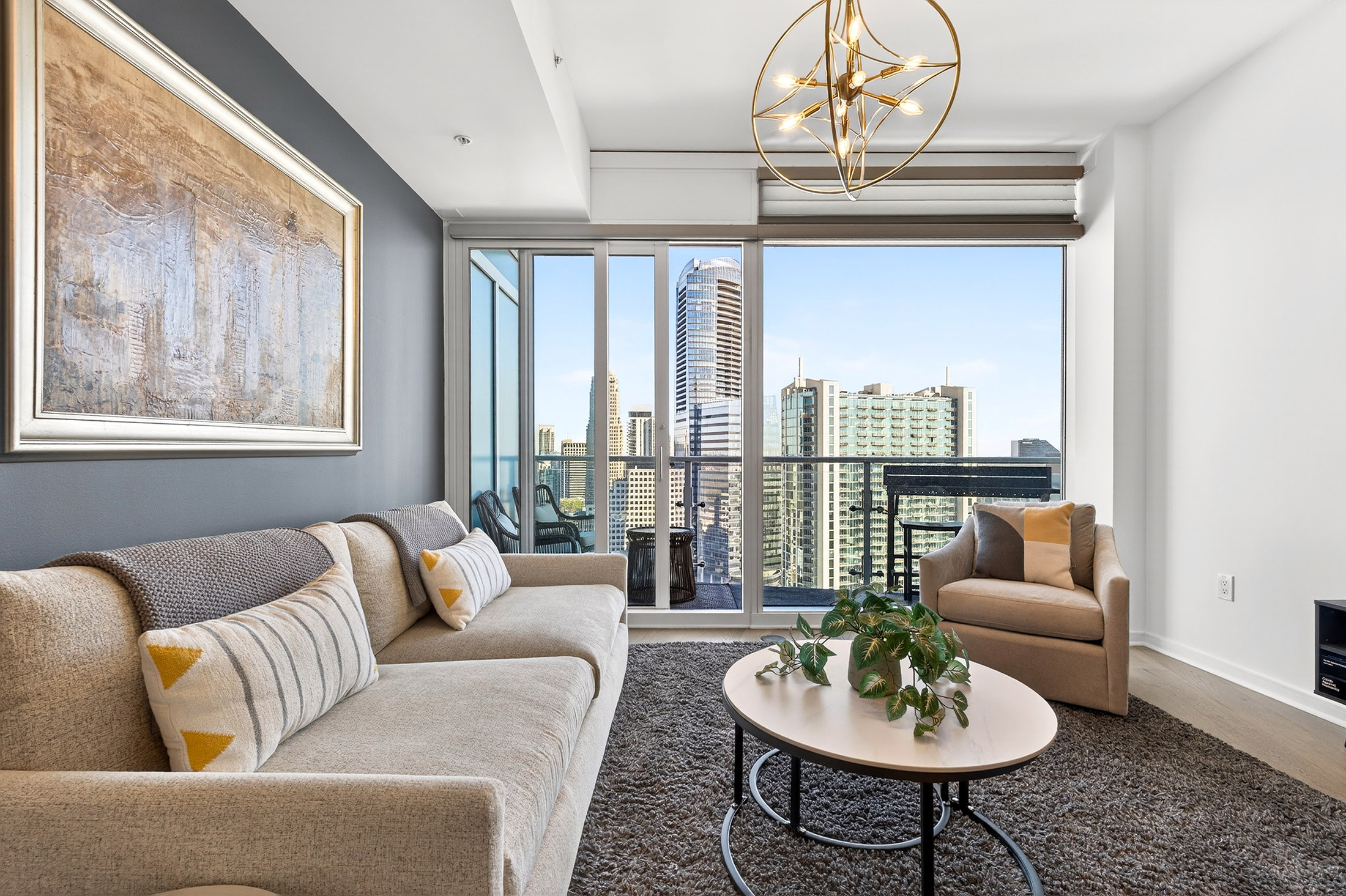  Refined Two Bedroom Residence with Sweeping Skyline Views - 物件實景