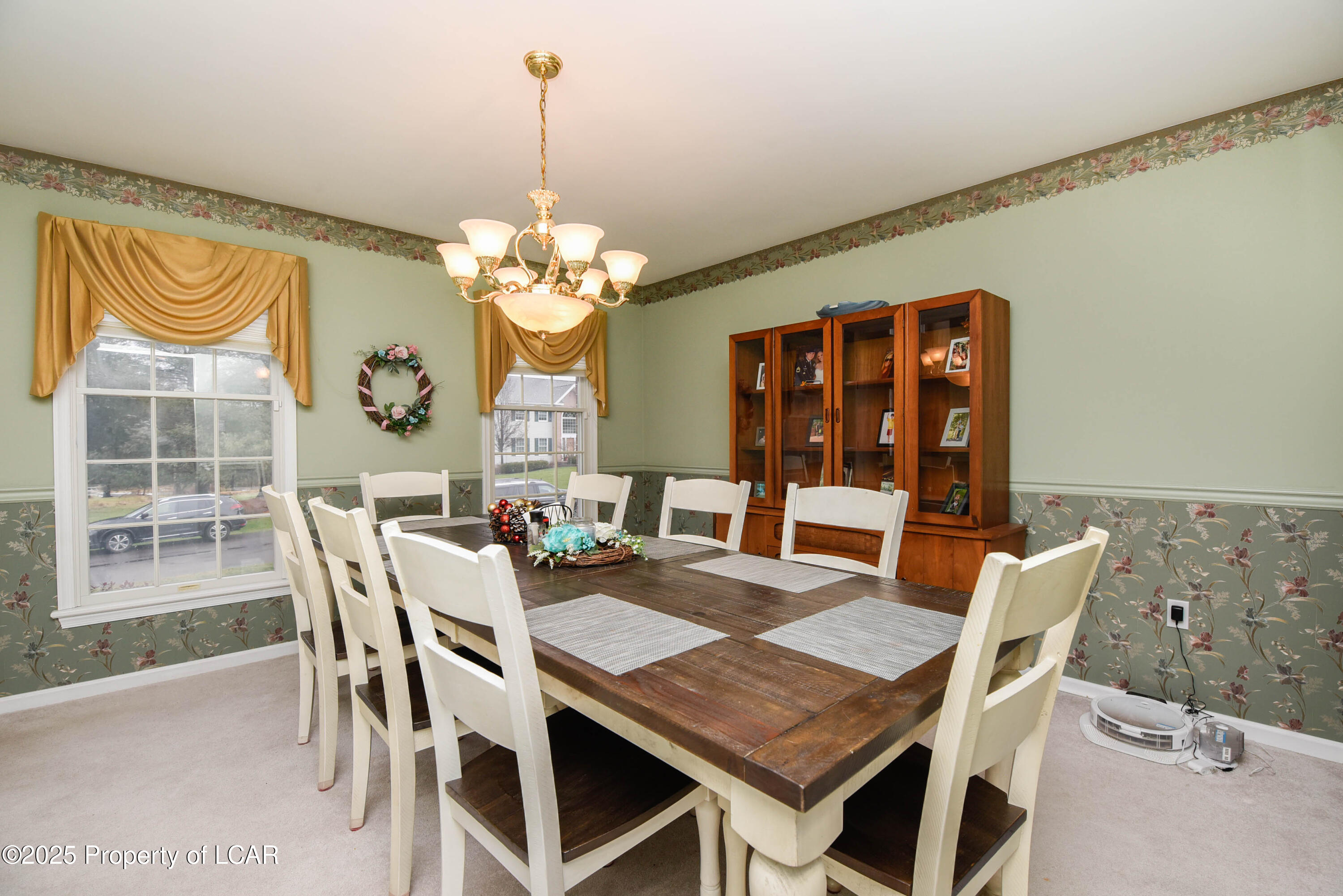 Dallas, Pennsylvania, 18612, United States, 4 Bedrooms Bedrooms, ,3 BathroomsBathrooms,Residential,For Sale,2005553