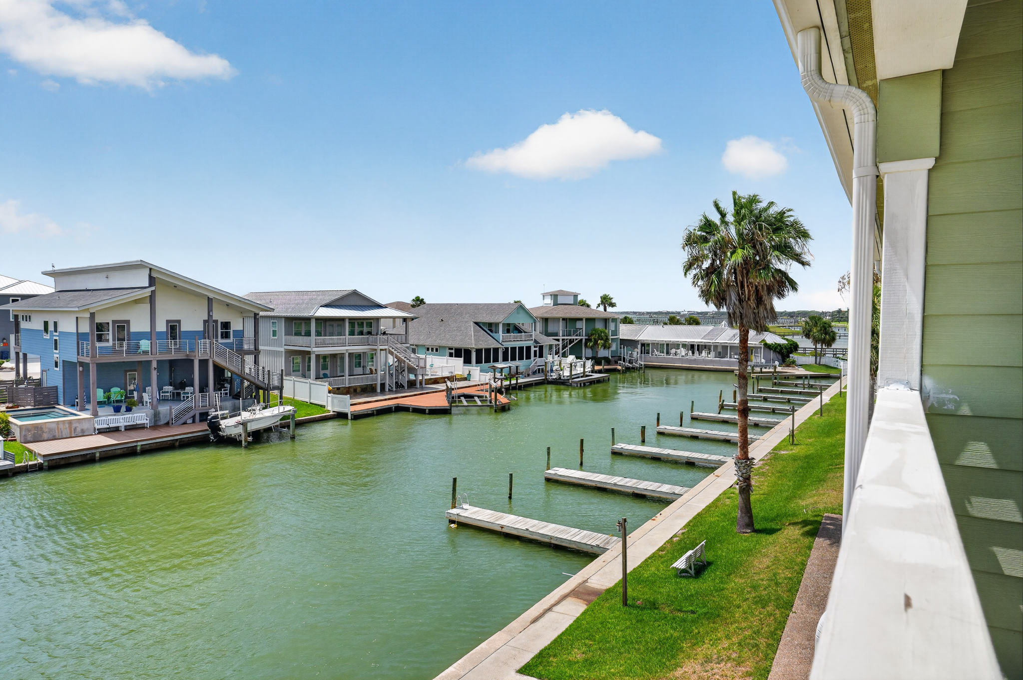  Stunning Water View Condo - 物件實景