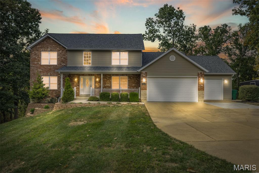 Festus, Missouri, 63028, United States, 4 Bedrooms Bedrooms, ,4 BathroomsBathrooms,Residential,For Sale,1954677