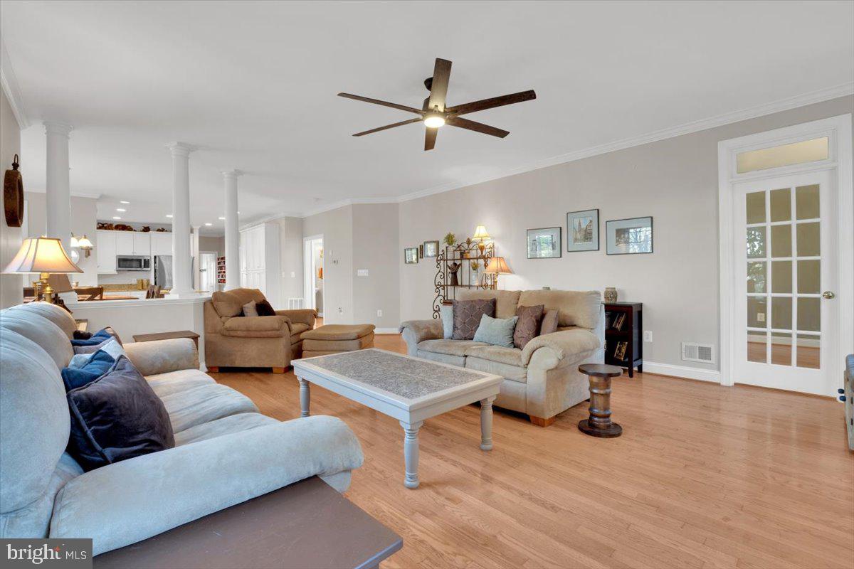 Hamilton, Virginia, 20158, United States, 4 Bedrooms Bedrooms, ,5 BathroomsBathrooms,Residential,For Sale,1987096