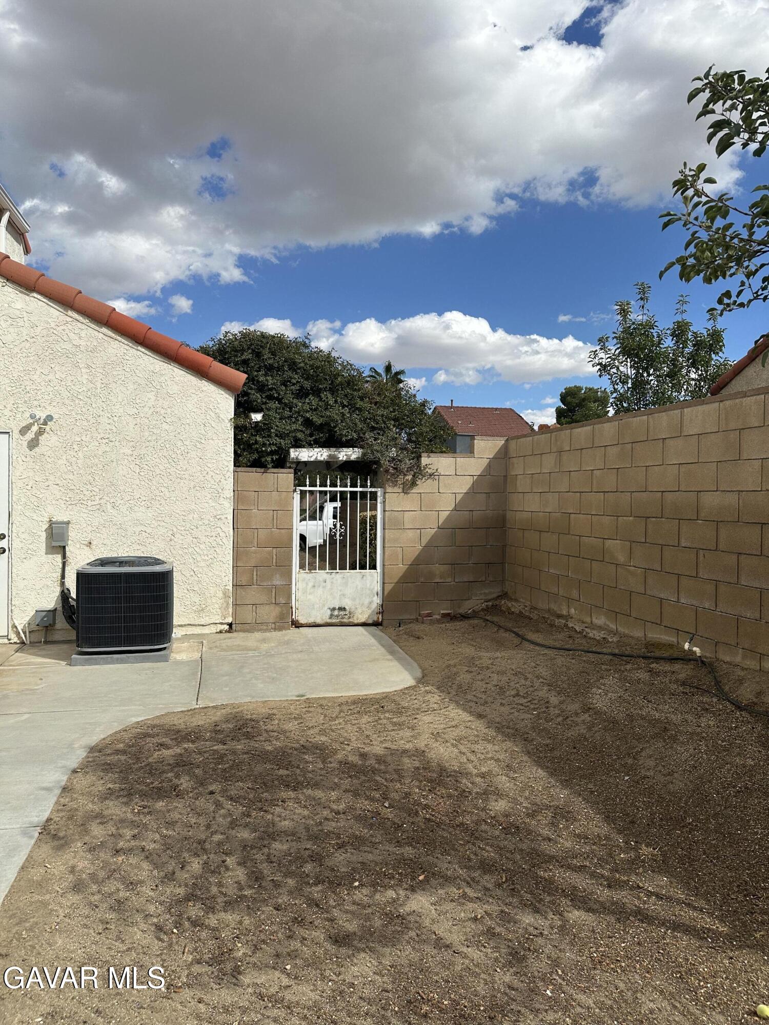 Palmdale, California, 93551, United States, 3 Bedrooms Bedrooms, ,3 BathroomsBathrooms,Residential,For Sale,1973672