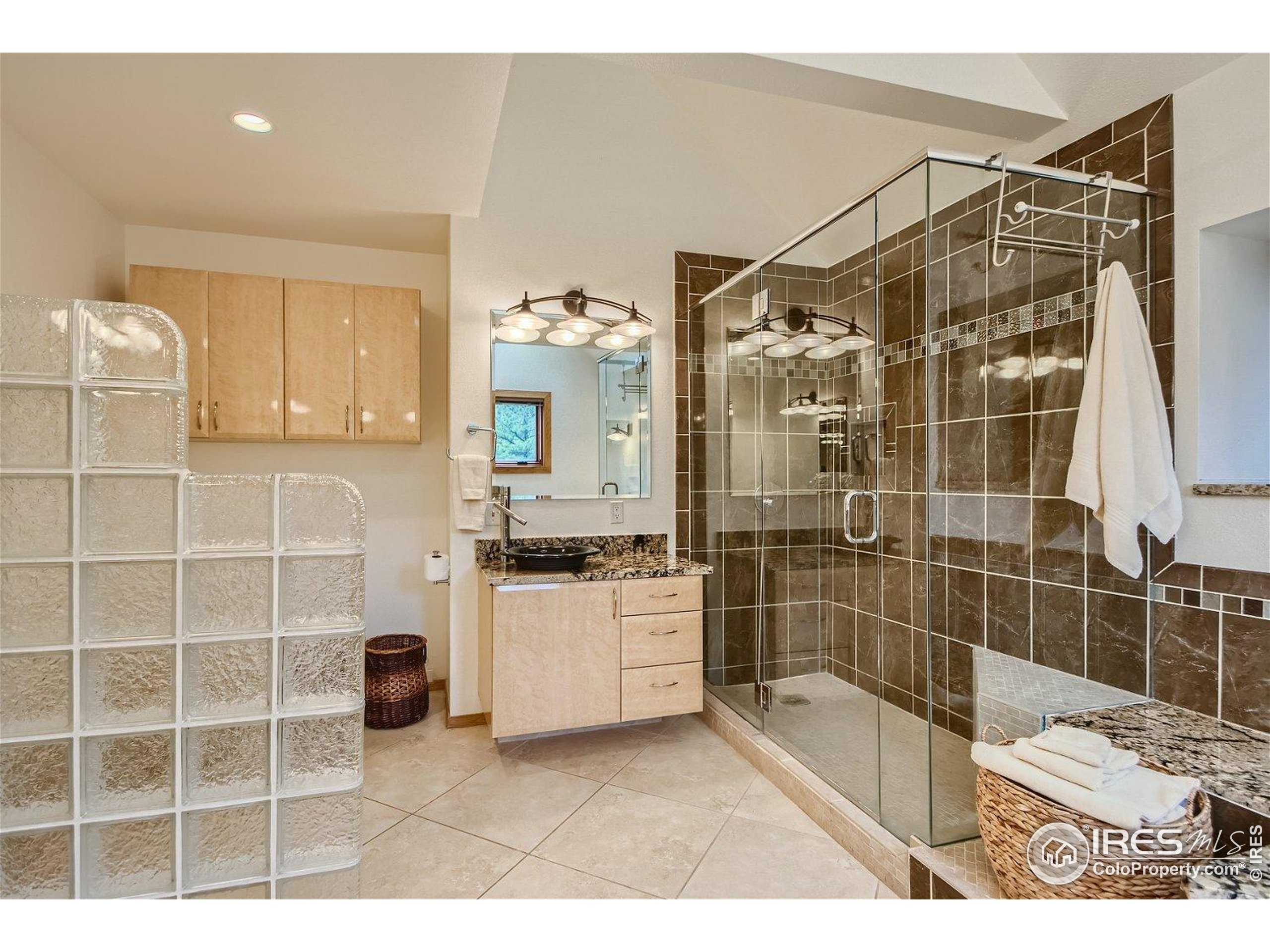 Boulder, Colorado, 80302, United States, 5 Bedrooms Bedrooms, ,2 BathroomsBathrooms,Residential,For Sale,1900877