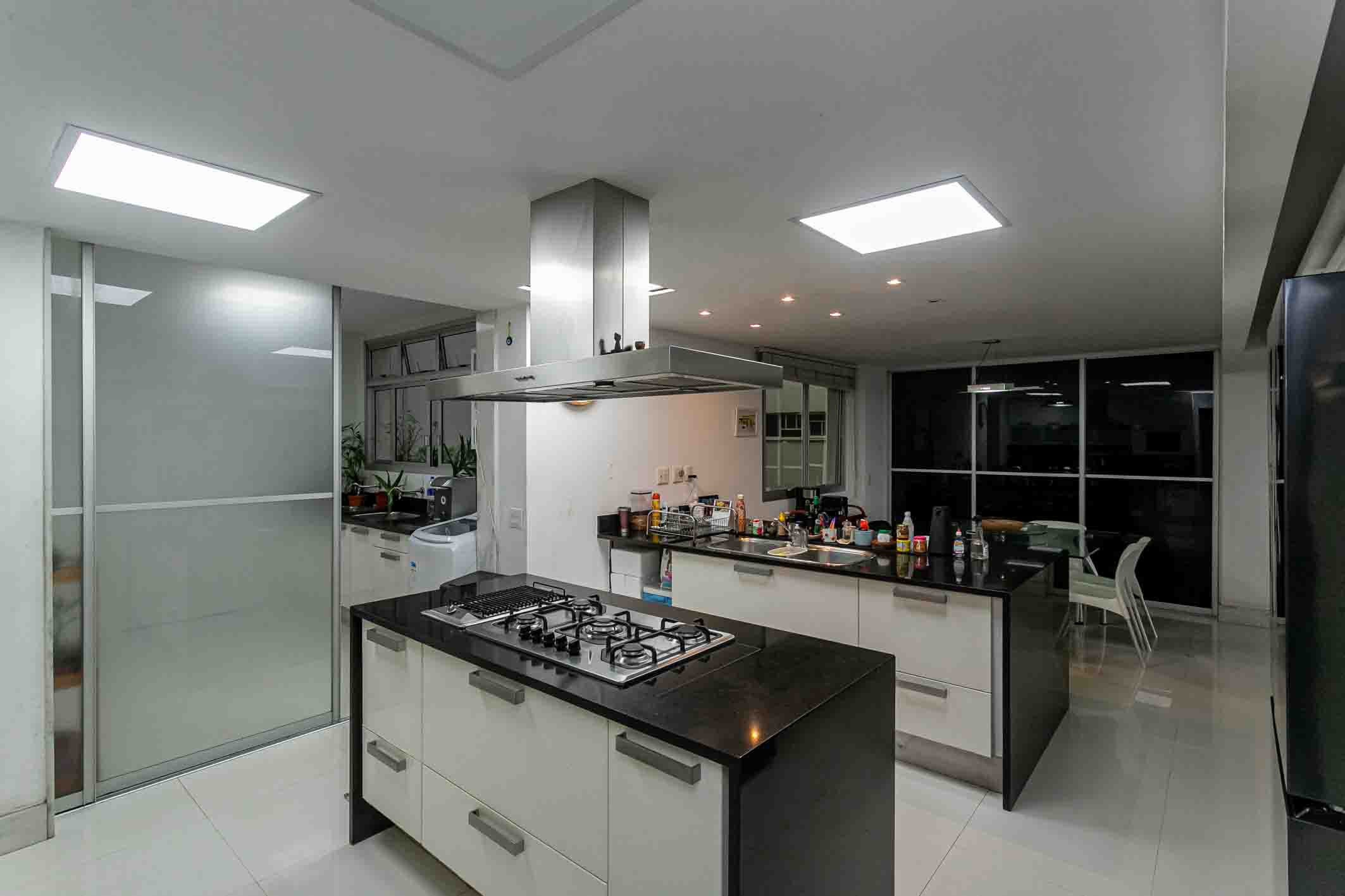  High-floor apartment with panoramic ocean views on Avenida Atlântica - 物件實景
