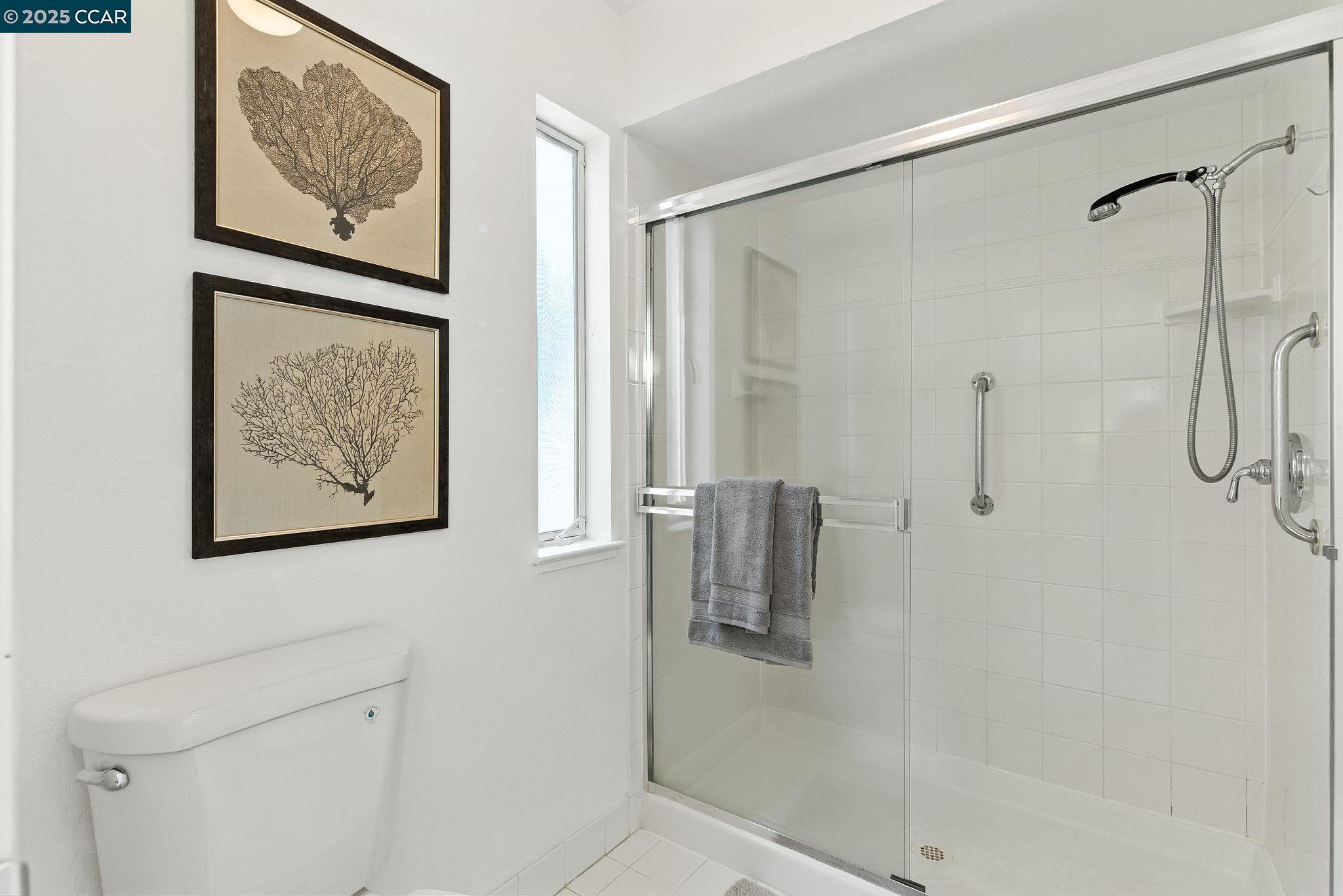 Moraga, California, 94556, United States, 3 Bedrooms Bedrooms, ,2 BathroomsBathrooms,Residential,For Sale,1926288