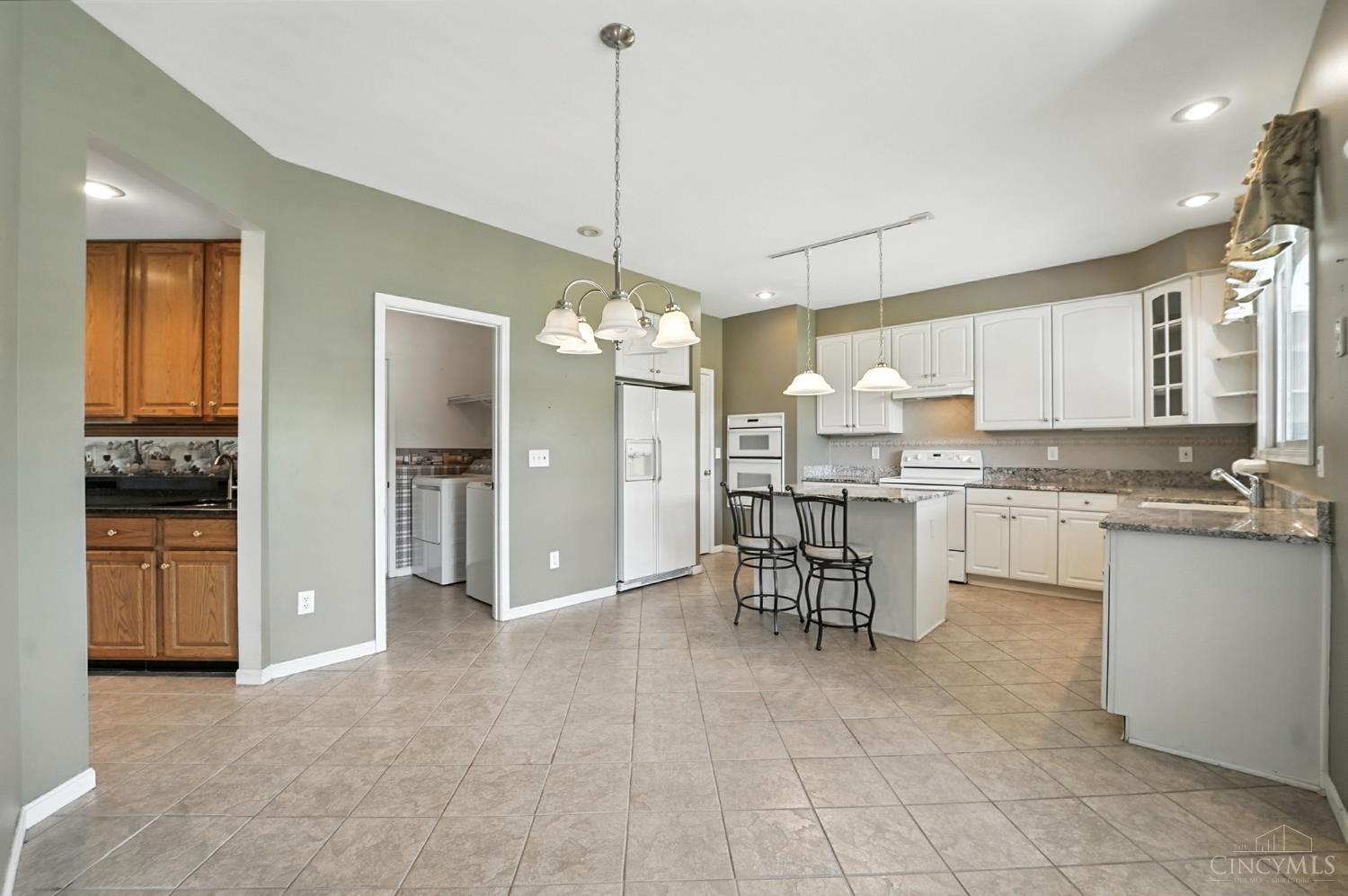 Mason, Ohio, 45040, United States, 4 Bedrooms Bedrooms, ,3 BathroomsBathrooms,Residential,For Sale,1934204