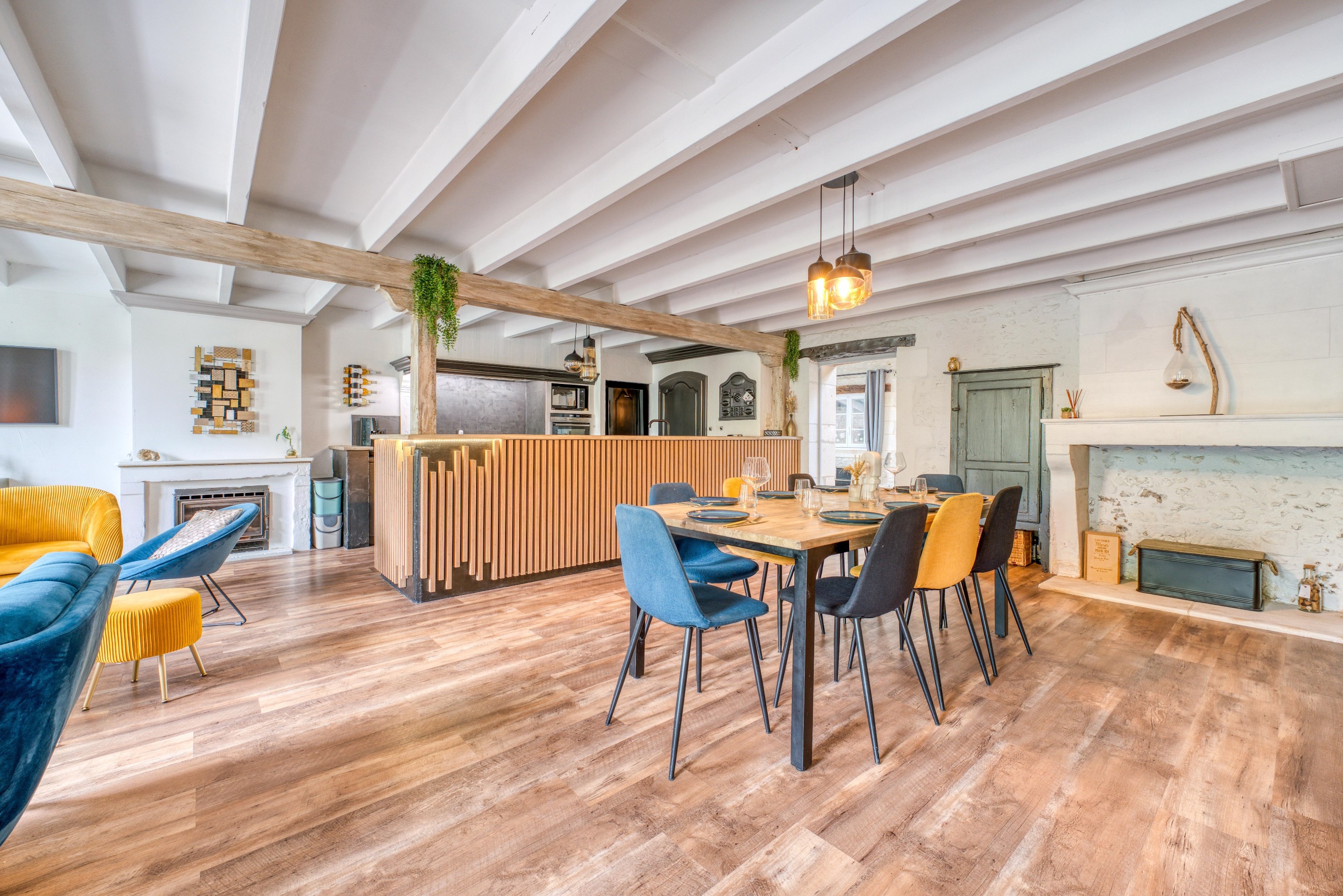  RENOVATED CHARMING CHARENTAISE WITH GUEST HOUSE IN MÉDIS - 物件實景