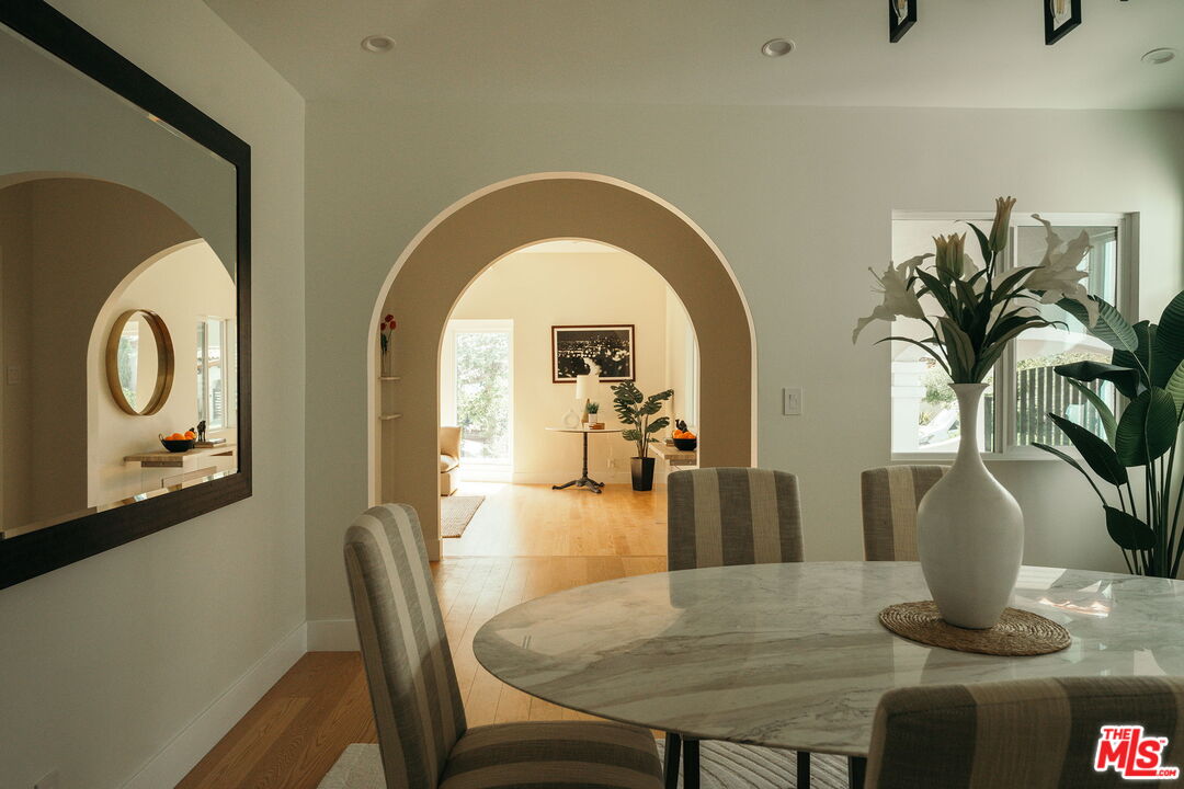 Los Angeles, California, 90019, United States, 4 Bedrooms Bedrooms, ,4 BathroomsBathrooms,Residential,For Sale,1889946