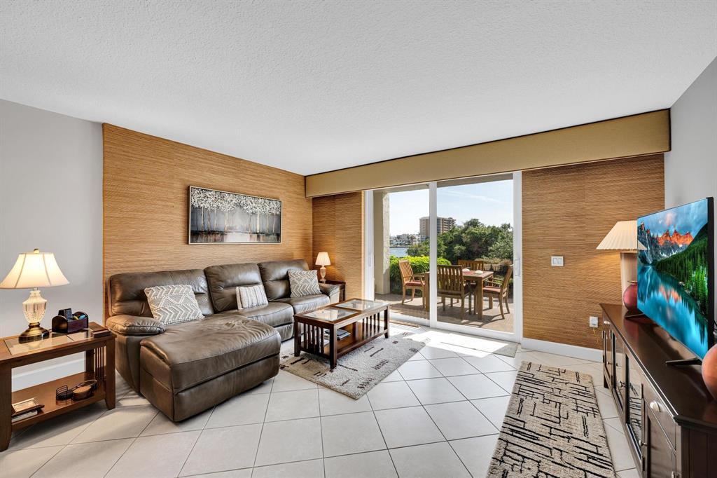 Pompano Beach, Florida, 33062, United States, 2 Bedrooms Bedrooms, ,3 BathroomsBathrooms,Residential,For Sale,2040159