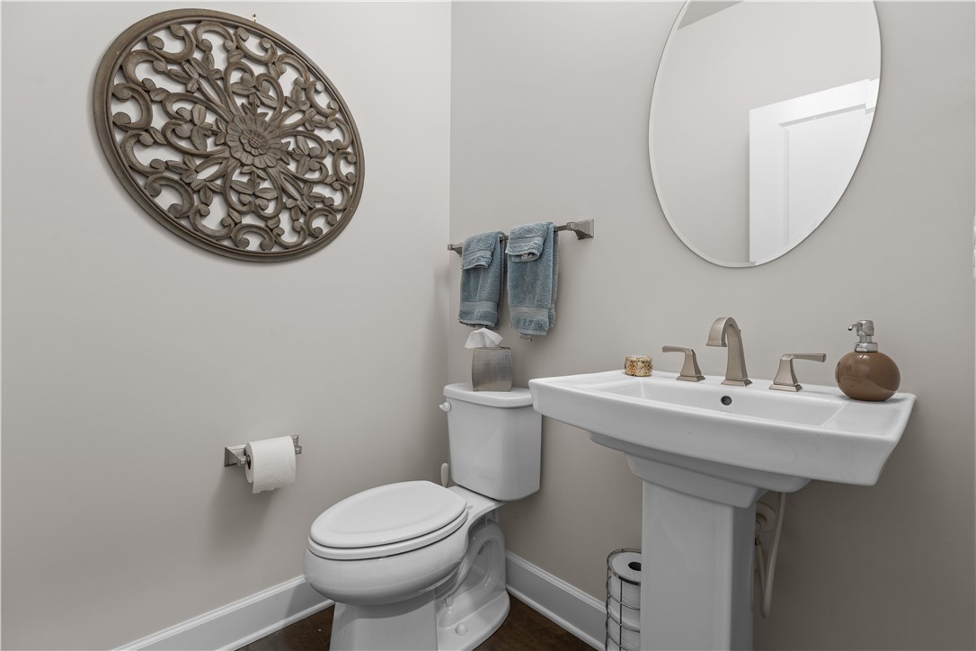 Robinson Twp, Pennsylvania, 15136, United States, 5 Bedrooms Bedrooms, ,4 BathroomsBathrooms,Residential,For Sale,1906122