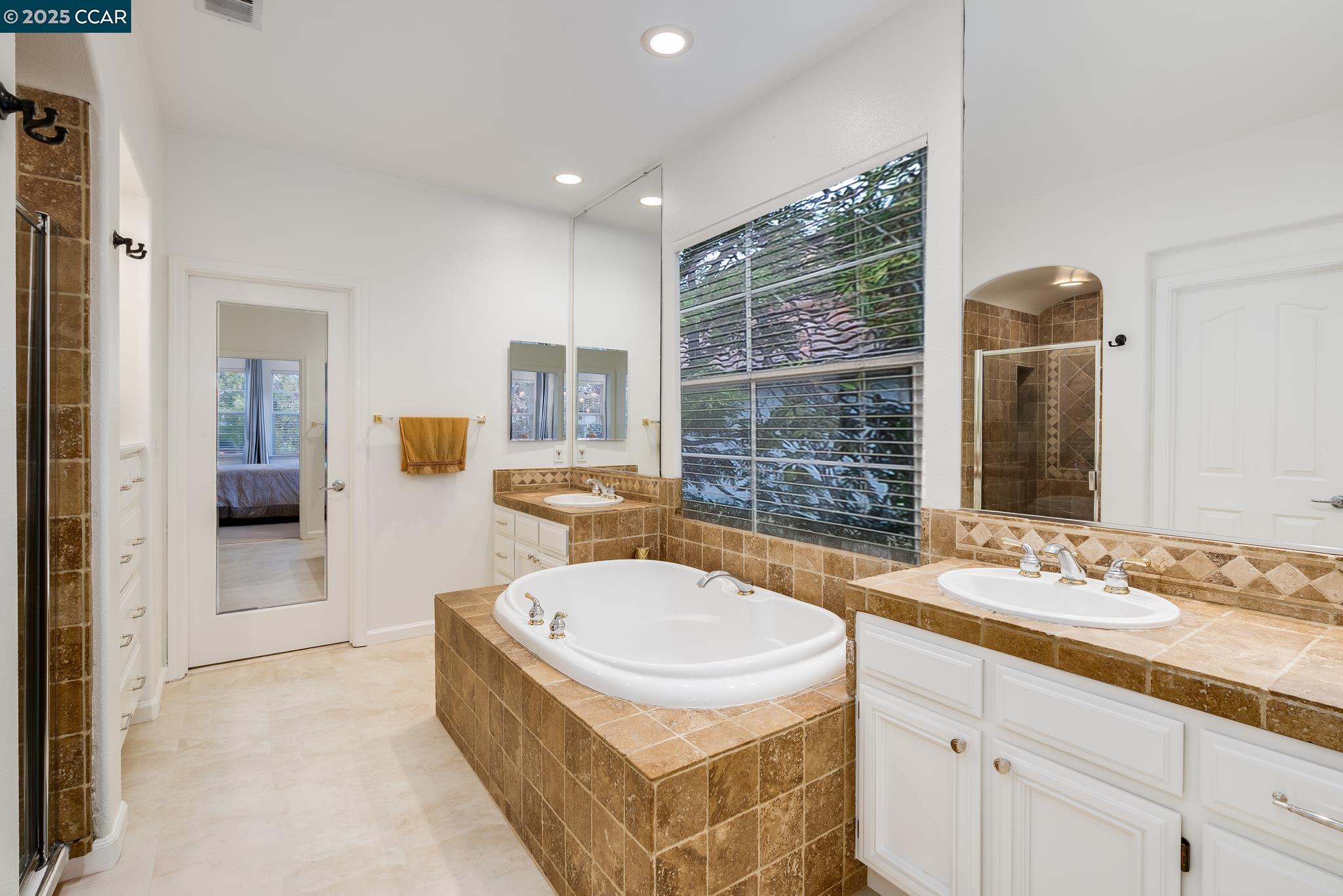 San Ramon, California, 94582, United States, 4 Bedrooms Bedrooms, ,3 BathroomsBathrooms,Residential,For Sale,1988285