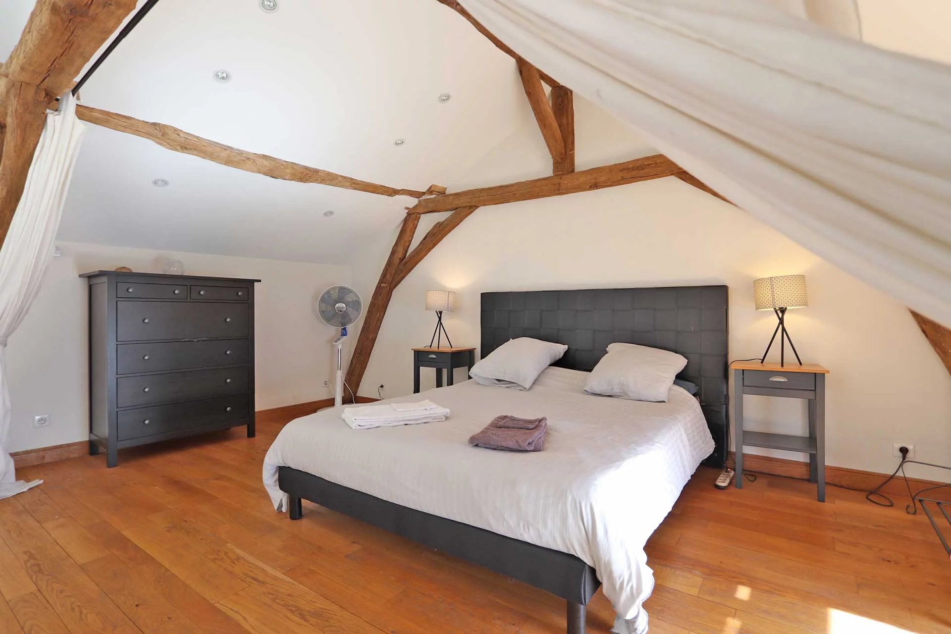 Bergerac, New Aquitaine, 24100, FR, 8 Bedrooms Bedrooms, ,5 BathroomsBathrooms,Residential,For Sale,1995803