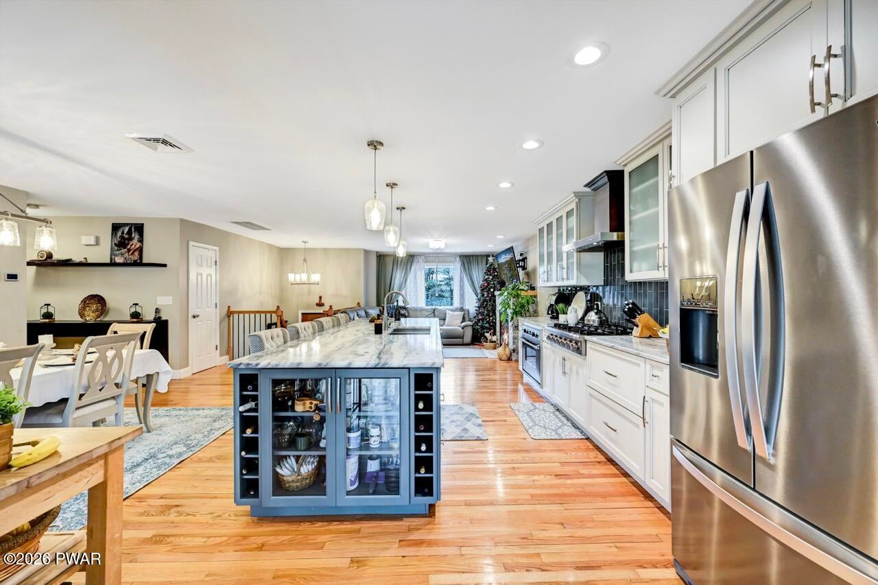 Milford, Pennsylvania, 18337, United States, 3 Bedrooms Bedrooms, ,3 BathroomsBathrooms,Residential,For Sale,2011309