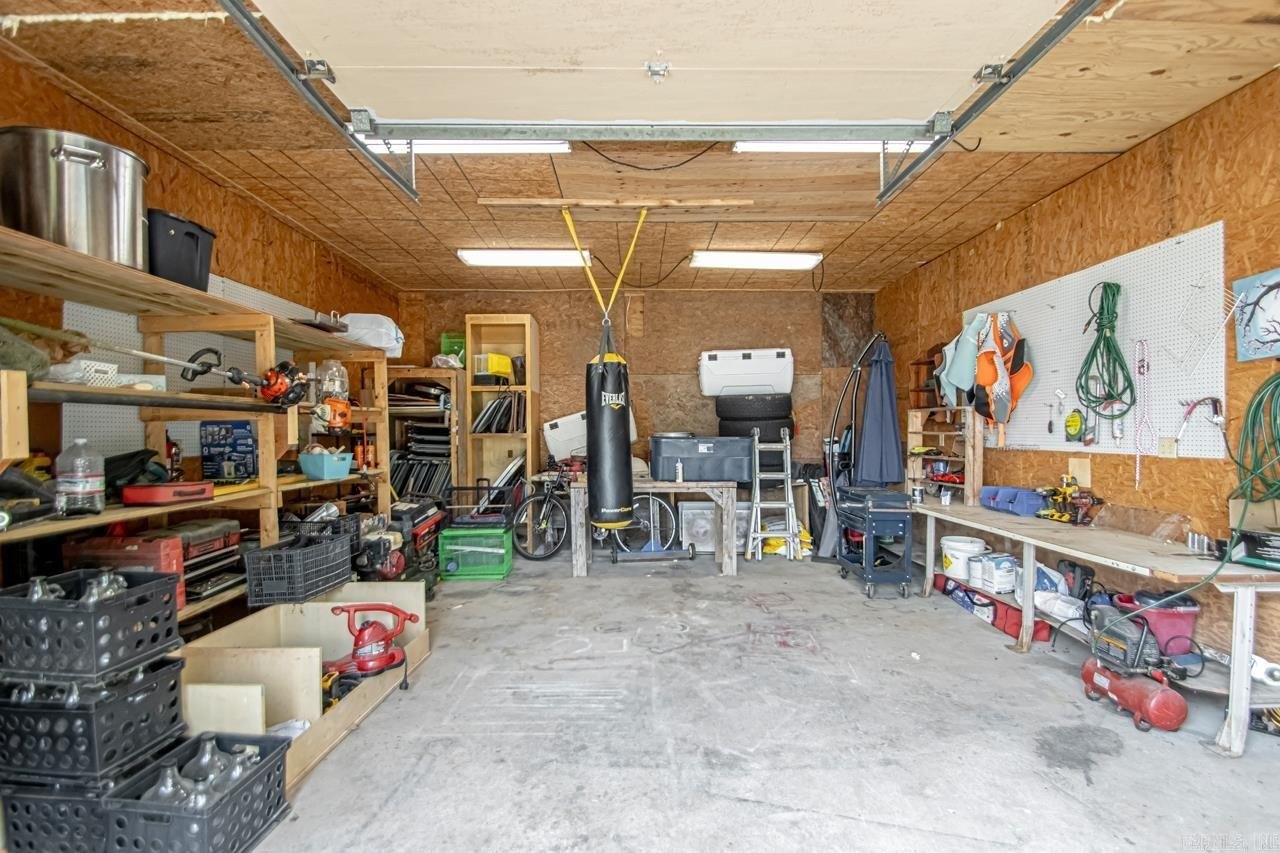 Lonsdale, Arkansas, 72087, United States, 4 Bedrooms Bedrooms, ,4 BathroomsBathrooms,Residential,For Sale,1974688