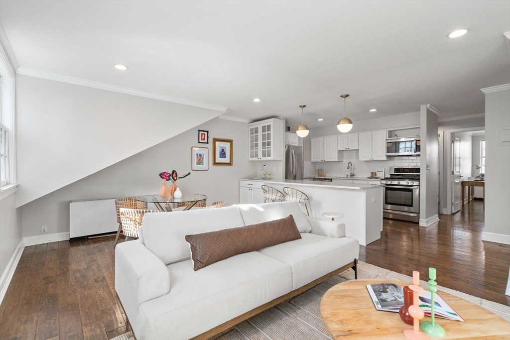 Boston, Massachusetts, 02114, United States, 2 Bedrooms Bedrooms, ,1 BathroomBathrooms,Residential,For Sale,1838865