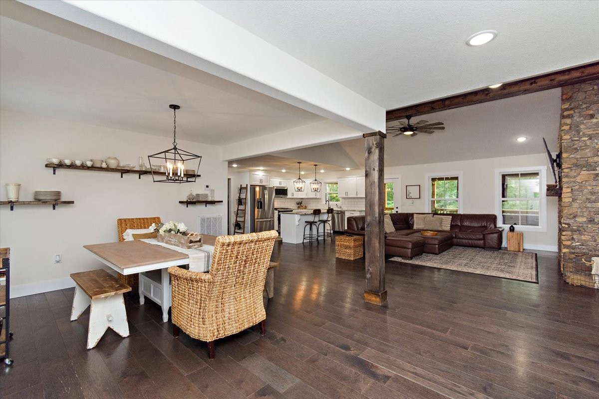 Monterey, Tennessee, 38574, United States, 3 Bedrooms Bedrooms, ,2 BathroomsBathrooms,Residential,For Sale,1907598