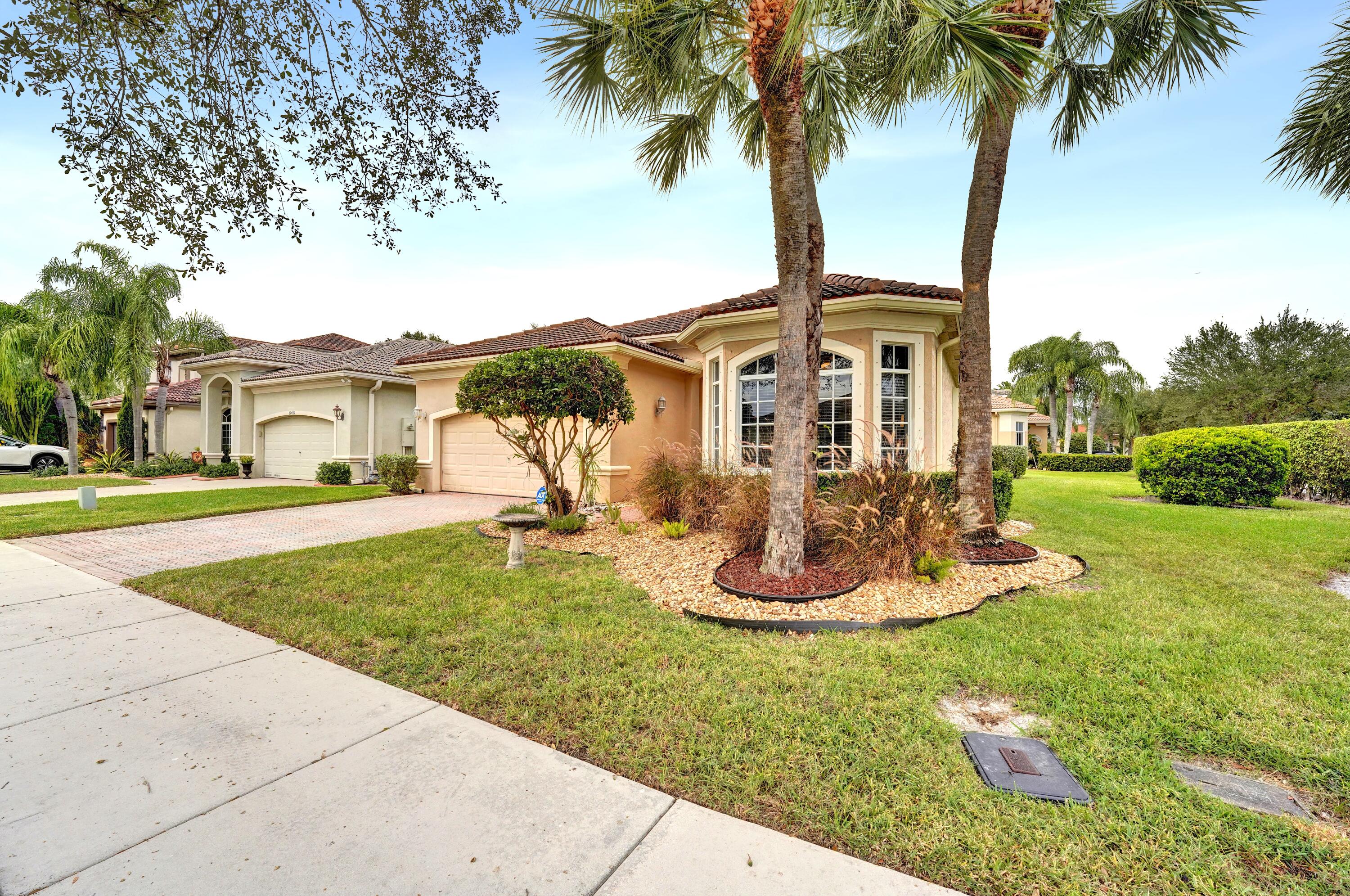Pembroke Pines, Florida, 33332, United States, 3 Bedrooms Bedrooms, ,2 BathroomsBathrooms,Residential,For Sale,1987784