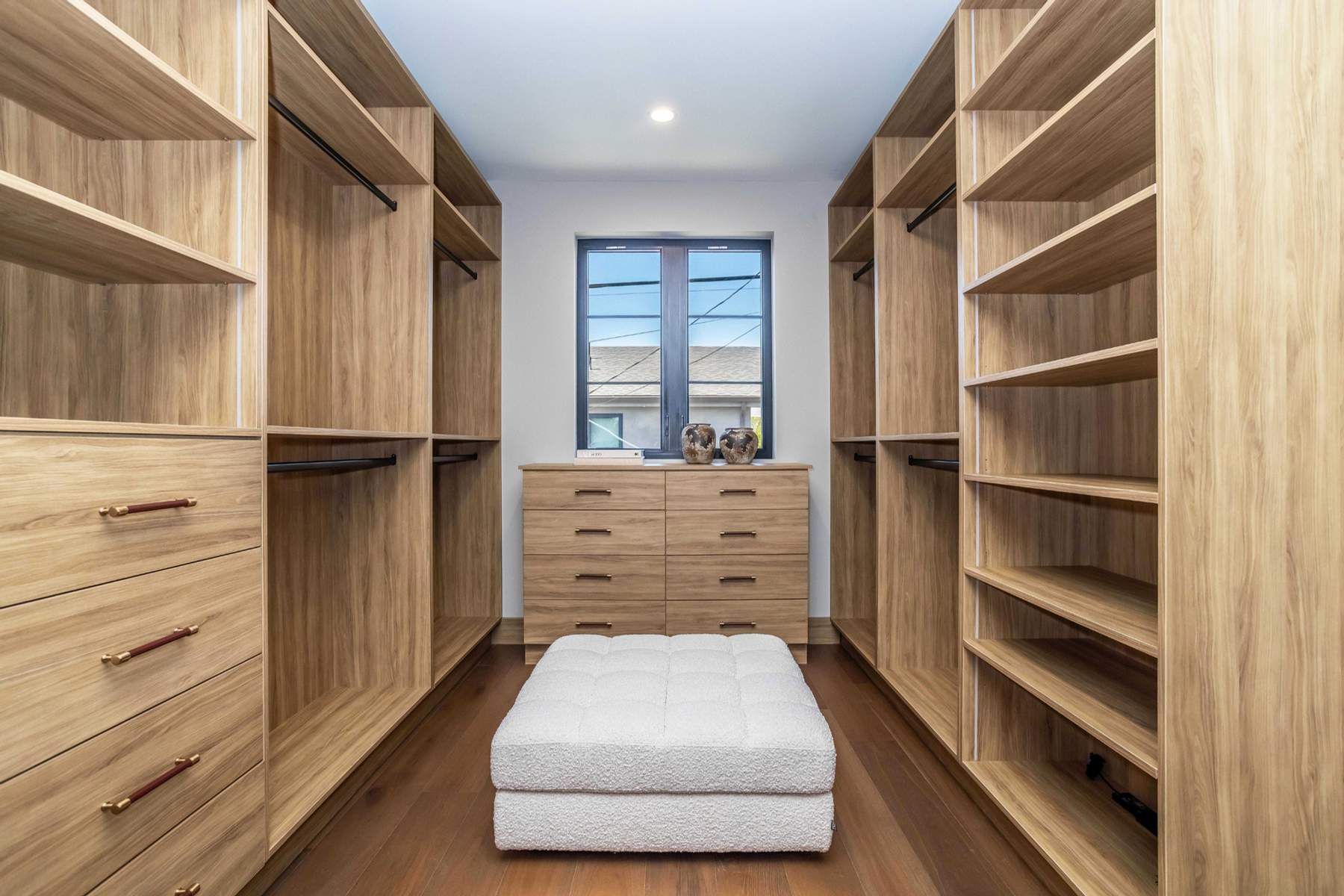  8671 Clifton Way - 物件實景