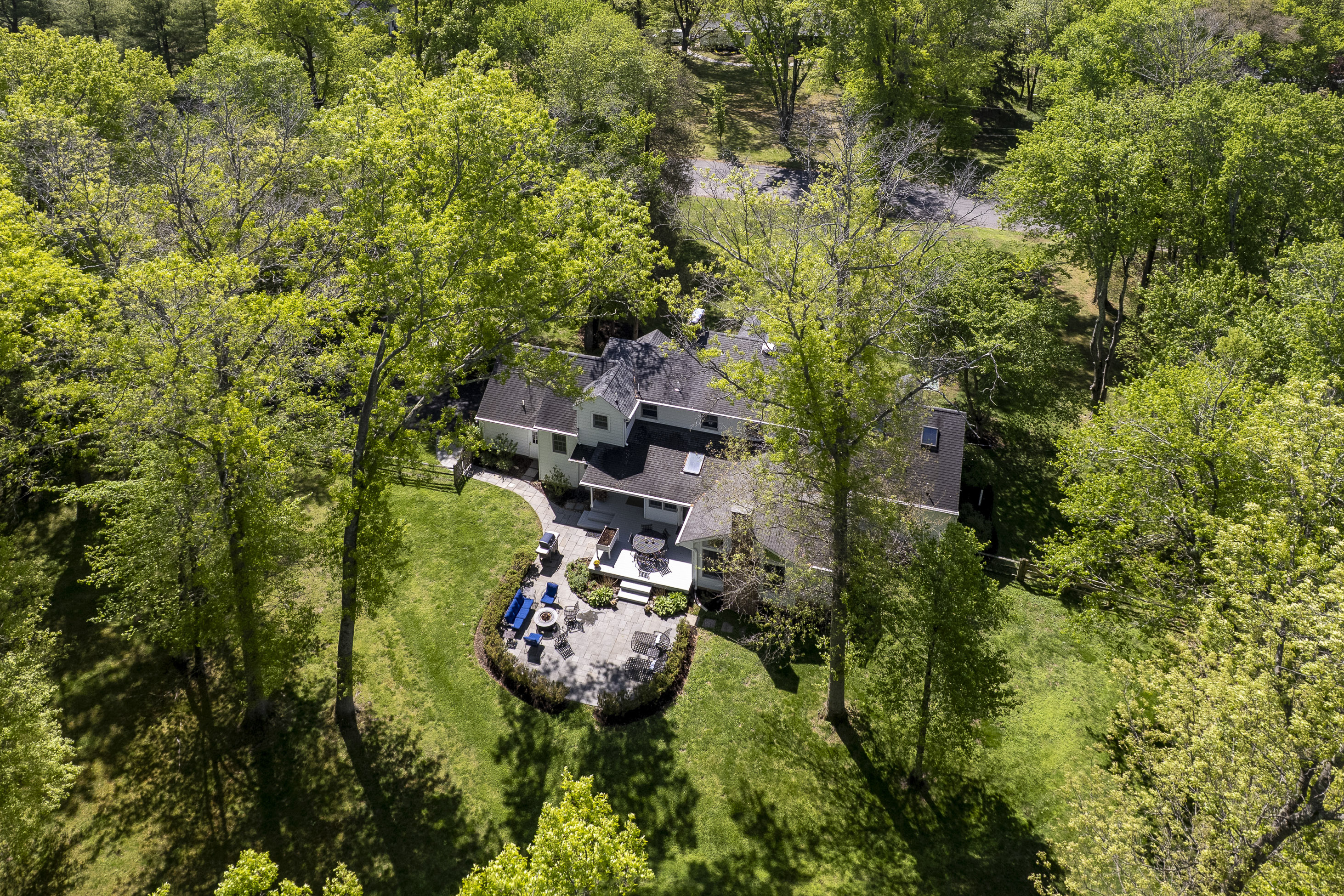  Expanded, Character-Filled Cape in Elm Ridge Park - 物件實景