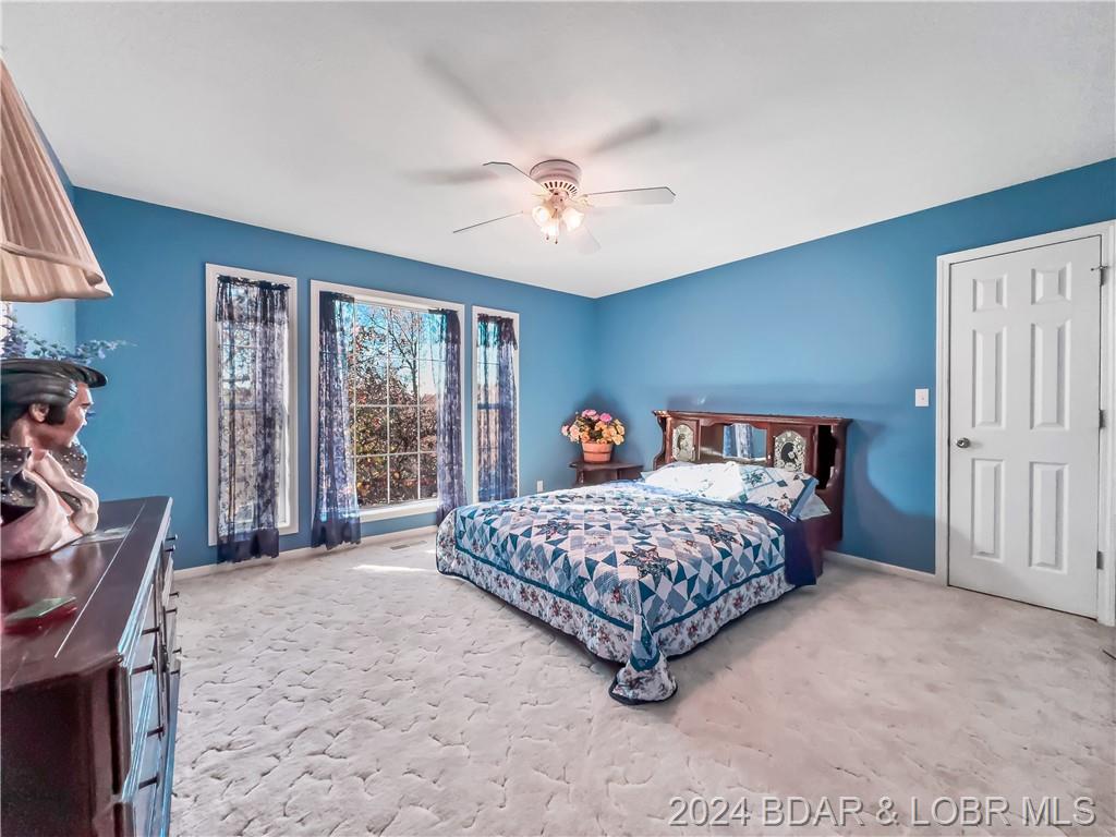 Camdenton, Missouri, 65020, United States, 5 Bedrooms Bedrooms, ,5 BathroomsBathrooms,Residential,For Sale,1850367