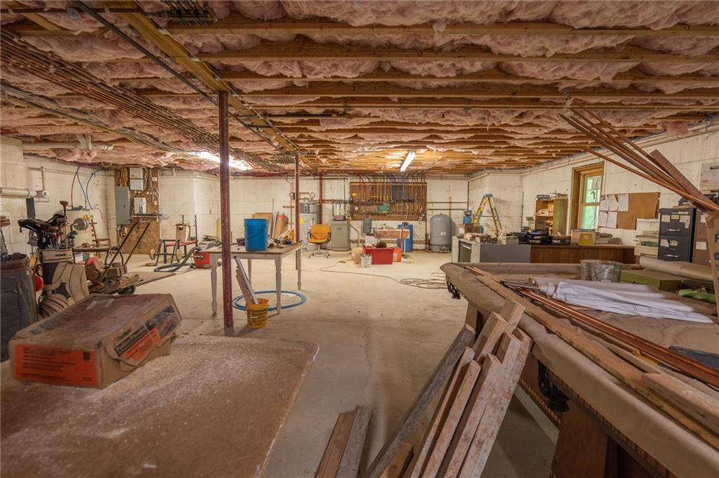Cranston, Rhode Island, 02921, United States, 3 Bedrooms Bedrooms, ,3 BathroomsBathrooms,Residential,For Sale,1887248