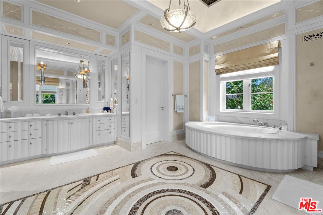Beverly Hills, California, 90210, United States, 7 Bedrooms Bedrooms, ,15 BathroomsBathrooms,Residential,For Sale,1877085