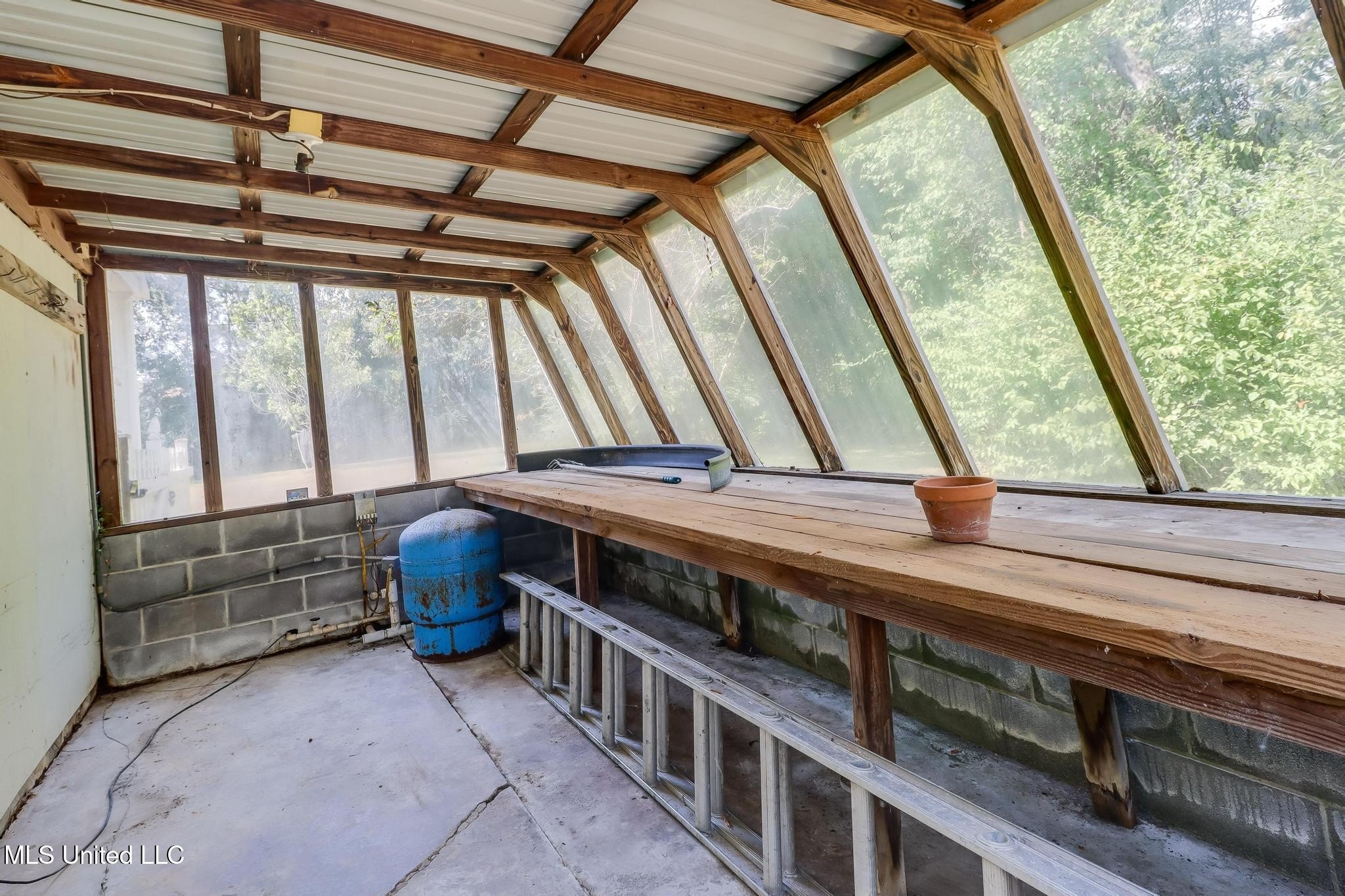 Gulfport, Mississippi, 39507, United States, 4 Bedrooms Bedrooms, ,4 BathroomsBathrooms,Residential,For Sale,1977287