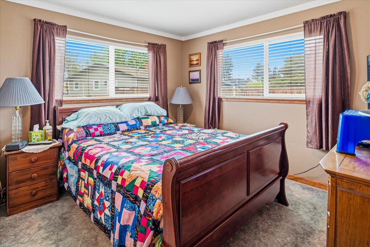 Redmond, Oregon, 97756, United States, 4 Bedrooms Bedrooms, ,2 BathroomsBathrooms,Residential,For Sale,2039824