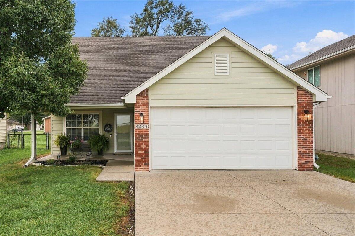 Mohawk St, Council Bluffs, IA 51501