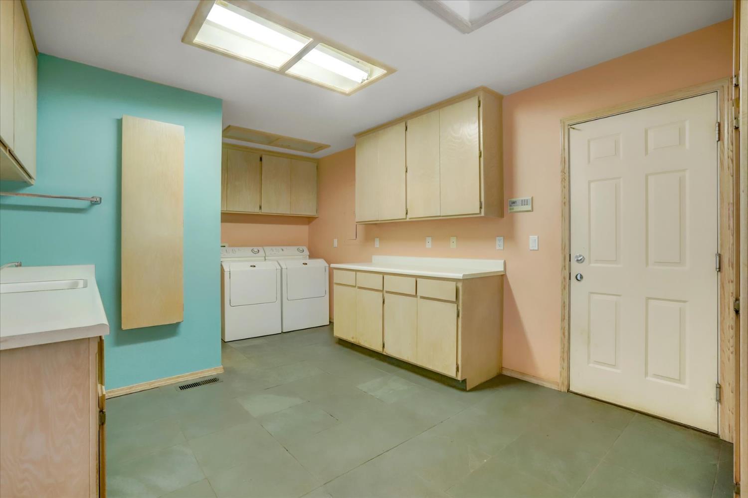 Nevada City, California, 95959, United States, 3 Bedrooms Bedrooms, ,4 BathroomsBathrooms,Residential,For Sale,1977718