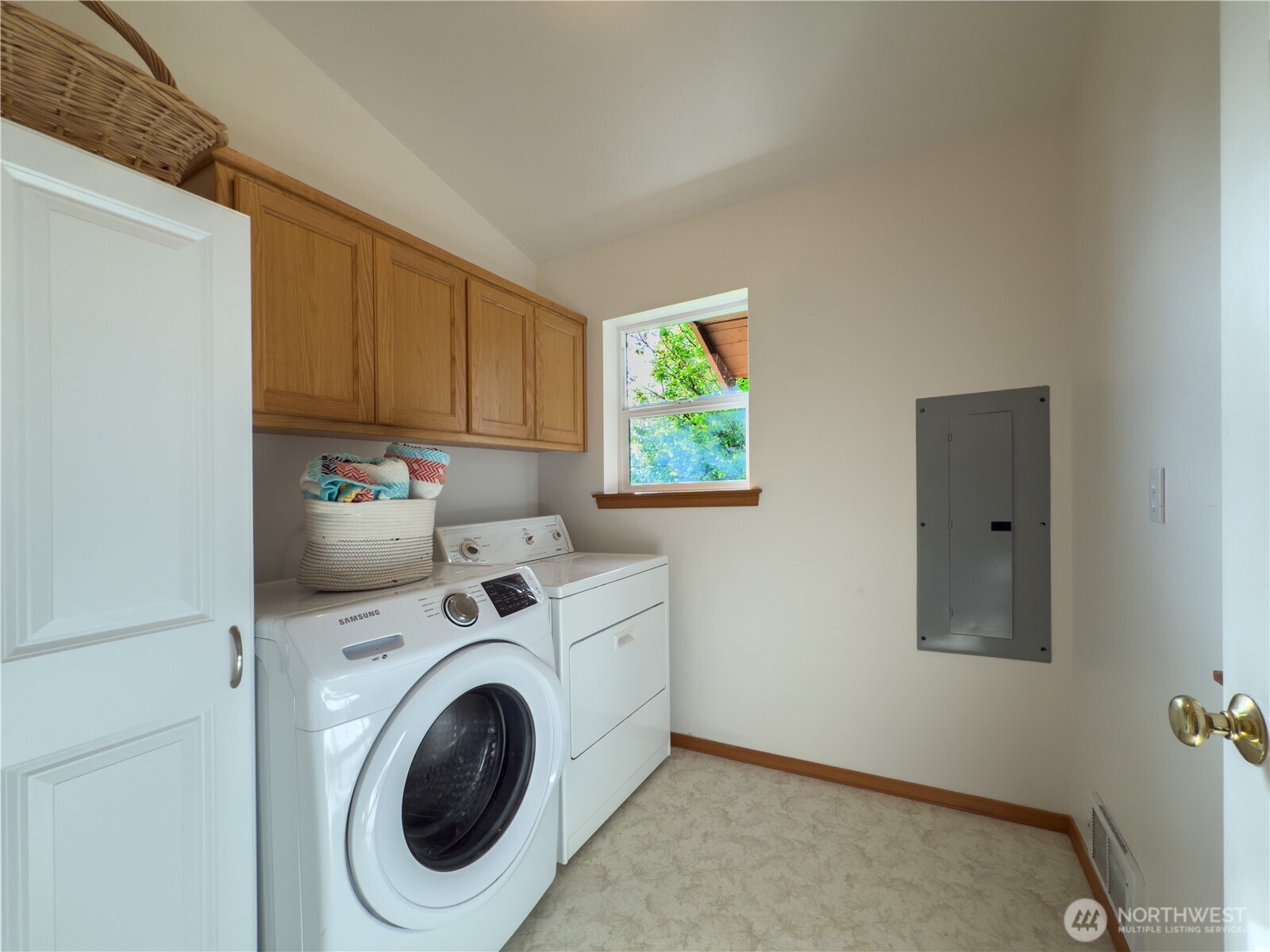 Hat Island, Washington, 98206, United States, 2 Bedrooms Bedrooms, ,2 BathroomsBathrooms,Residential,For Sale,1975923