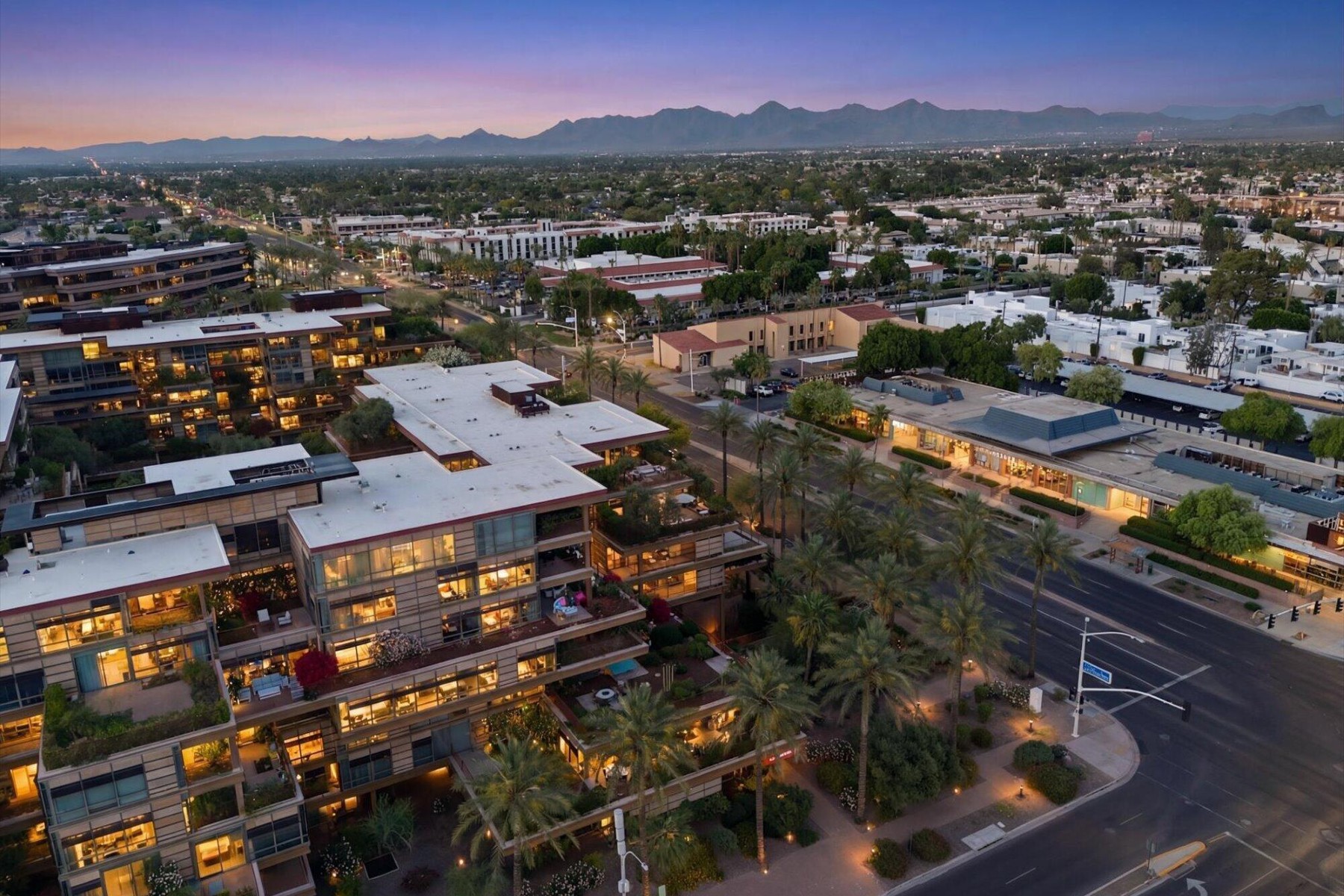  7167 E Rancho Vista Drive  Scottsdale, AZ - 物件實景
