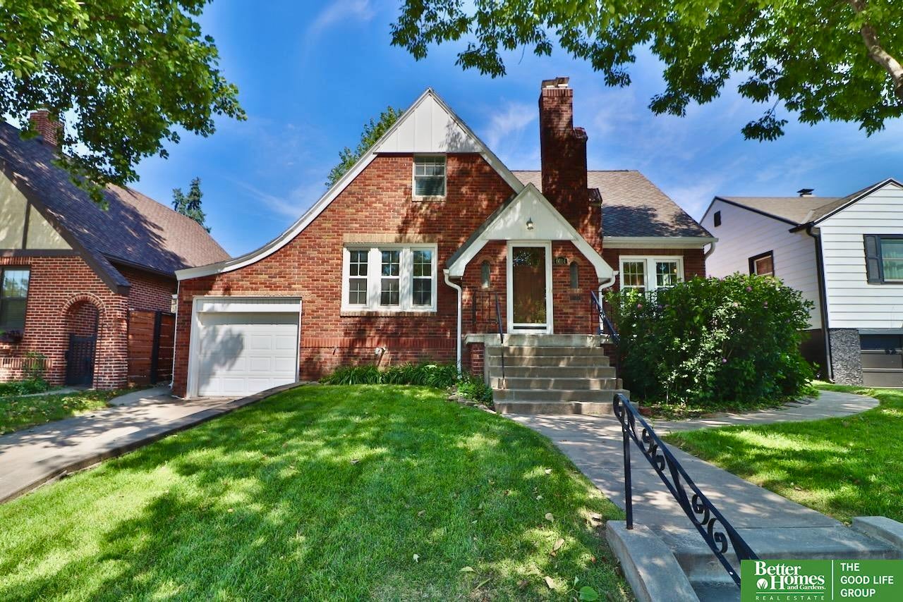 Poppleton Ave, Omaha, NE 68106