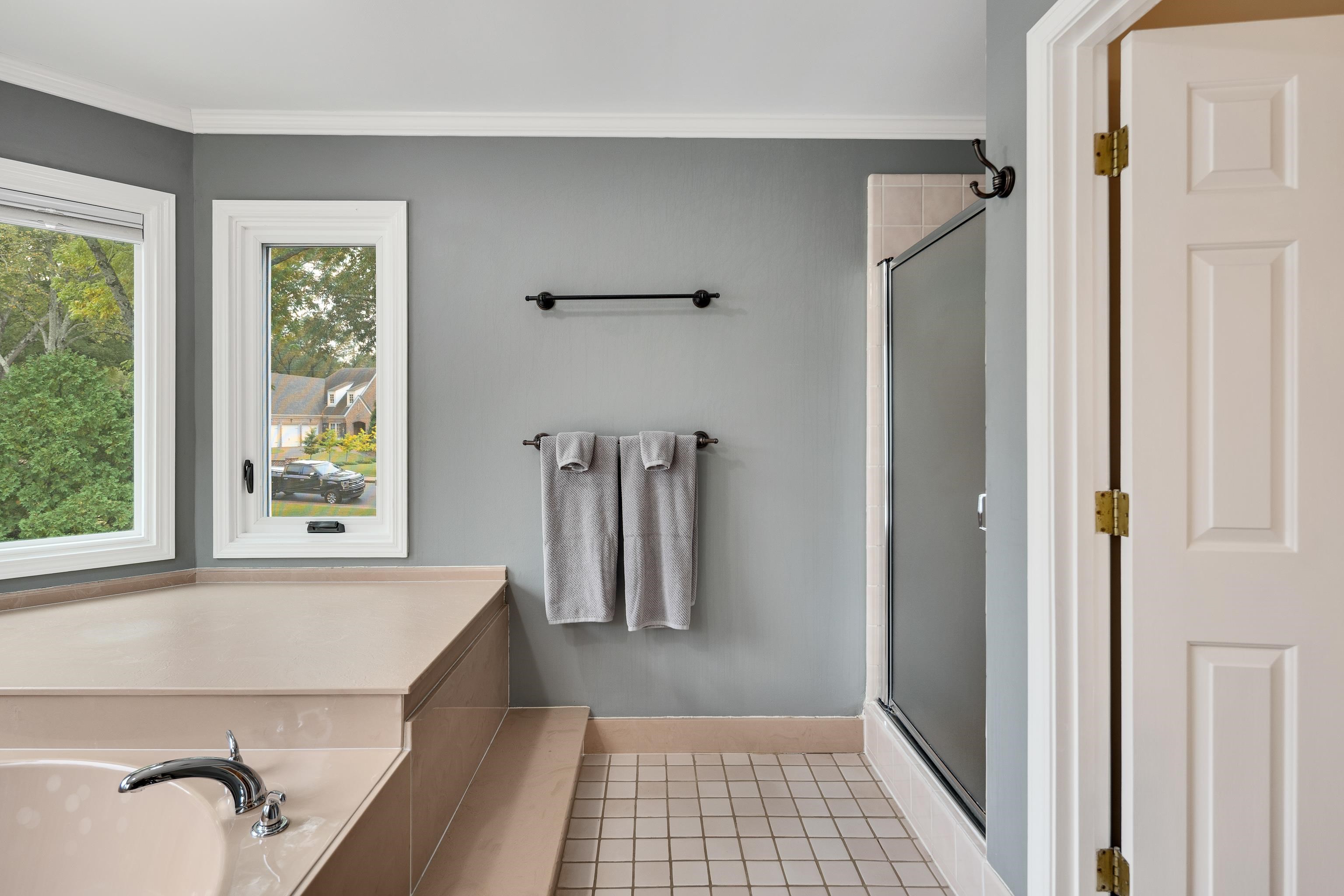 Memphis, Tennessee, 38117, United States, 4 Bedrooms Bedrooms, ,3 BathroomsBathrooms,Residential,For Sale,1972441