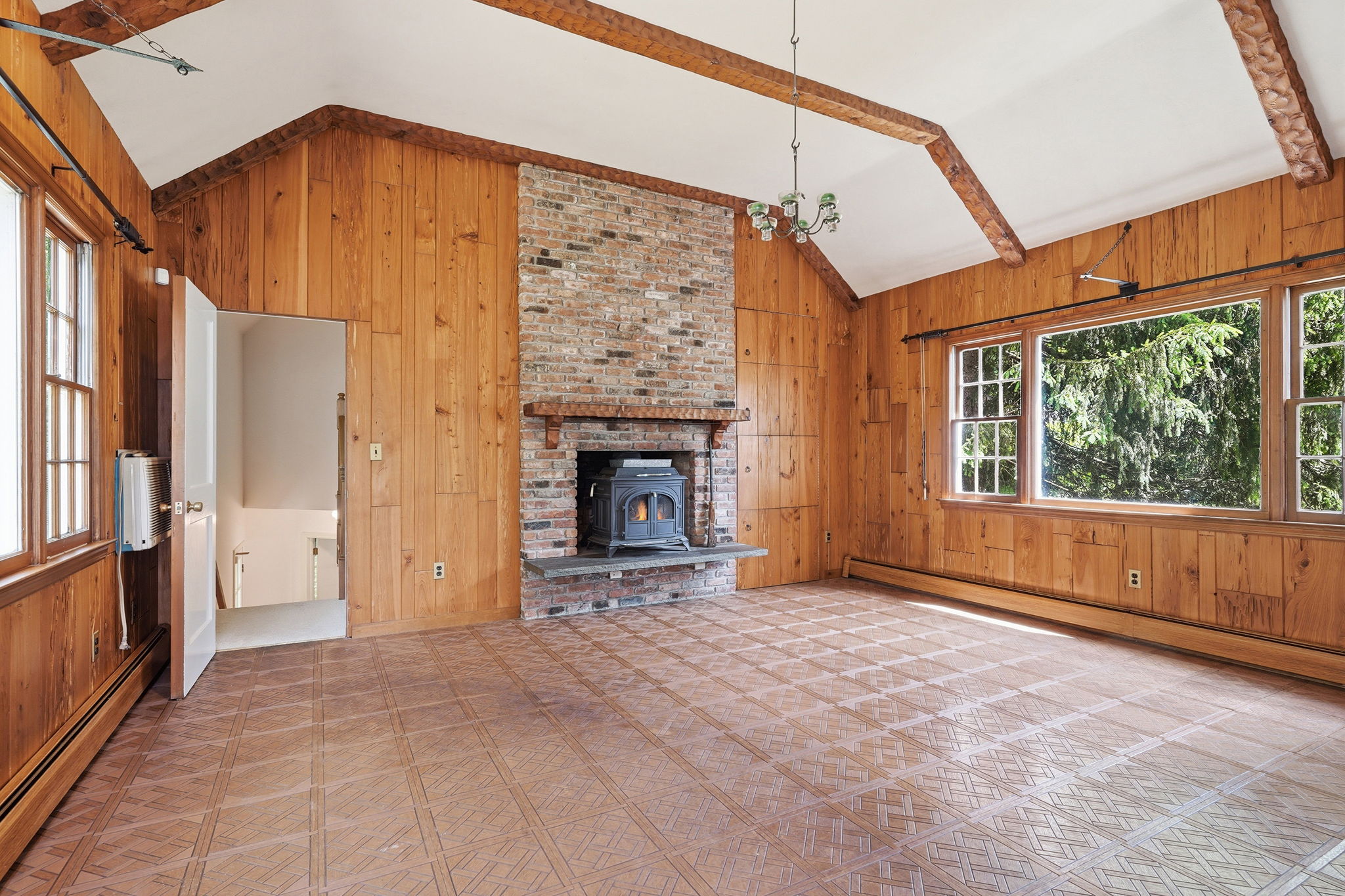 Charming & Versatile Cape Cod in Convenient Newfield - 物件實景