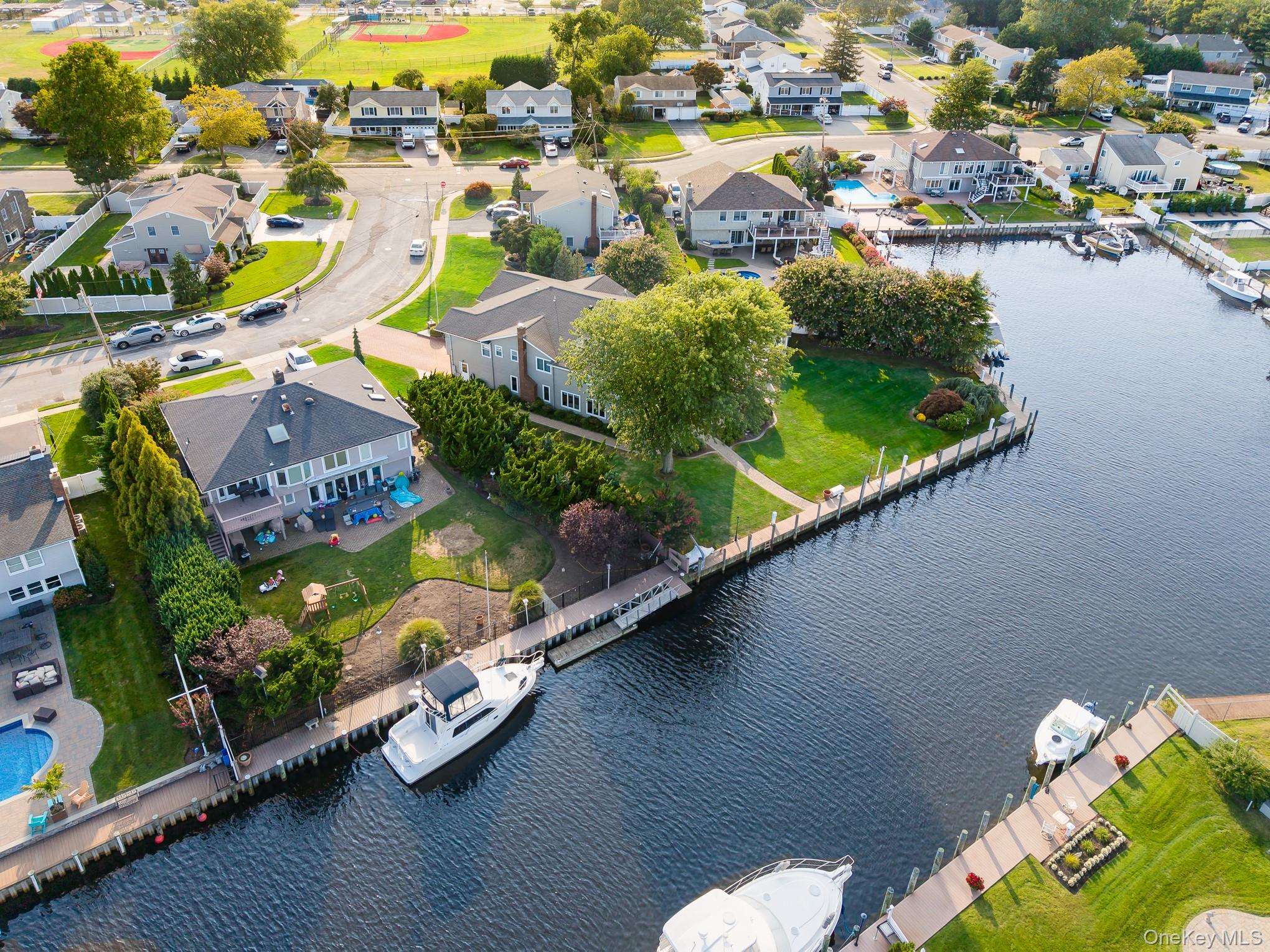 West Islip, New York, 11795, United States, 5 Bedrooms Bedrooms, ,5 BathroomsBathrooms,Residential,For Sale,1943882