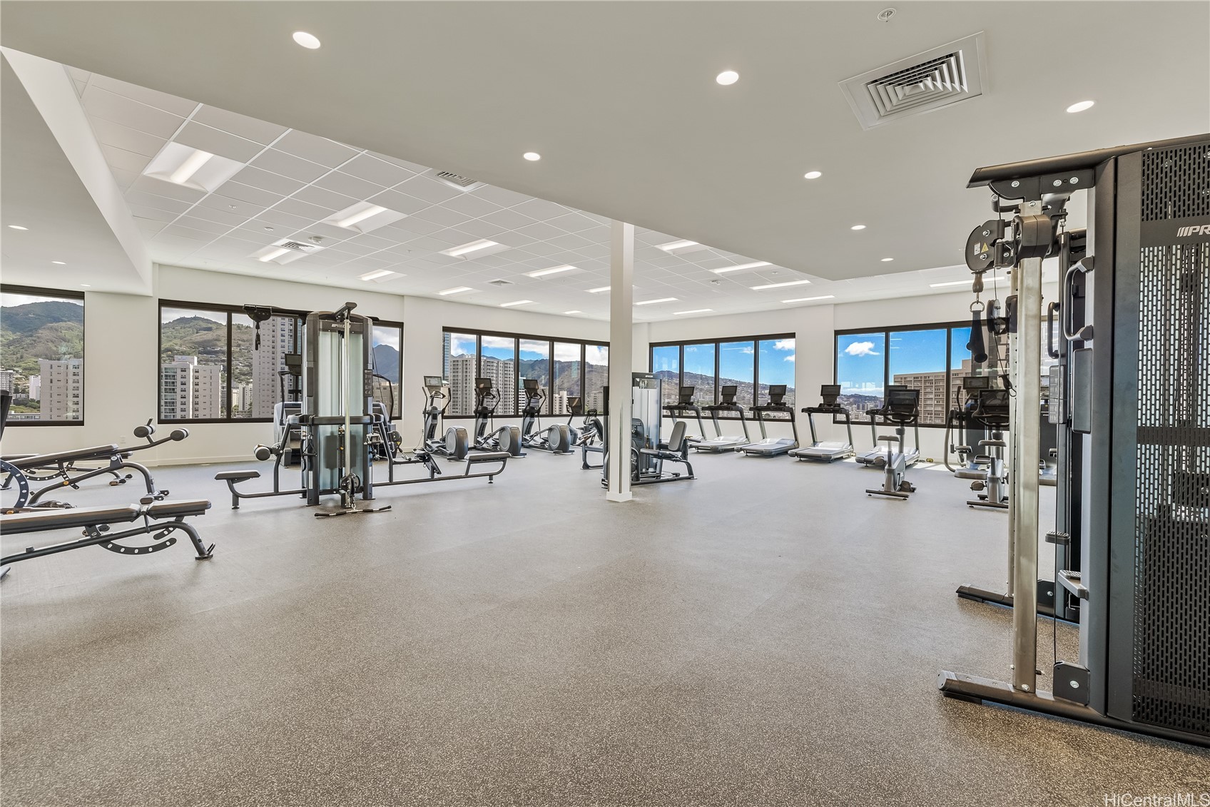 Honolulu, Hawaii, 96814, United States, 1 Bedroom Bedrooms, ,1 BathroomBathrooms,Residential,For Sale,1992137