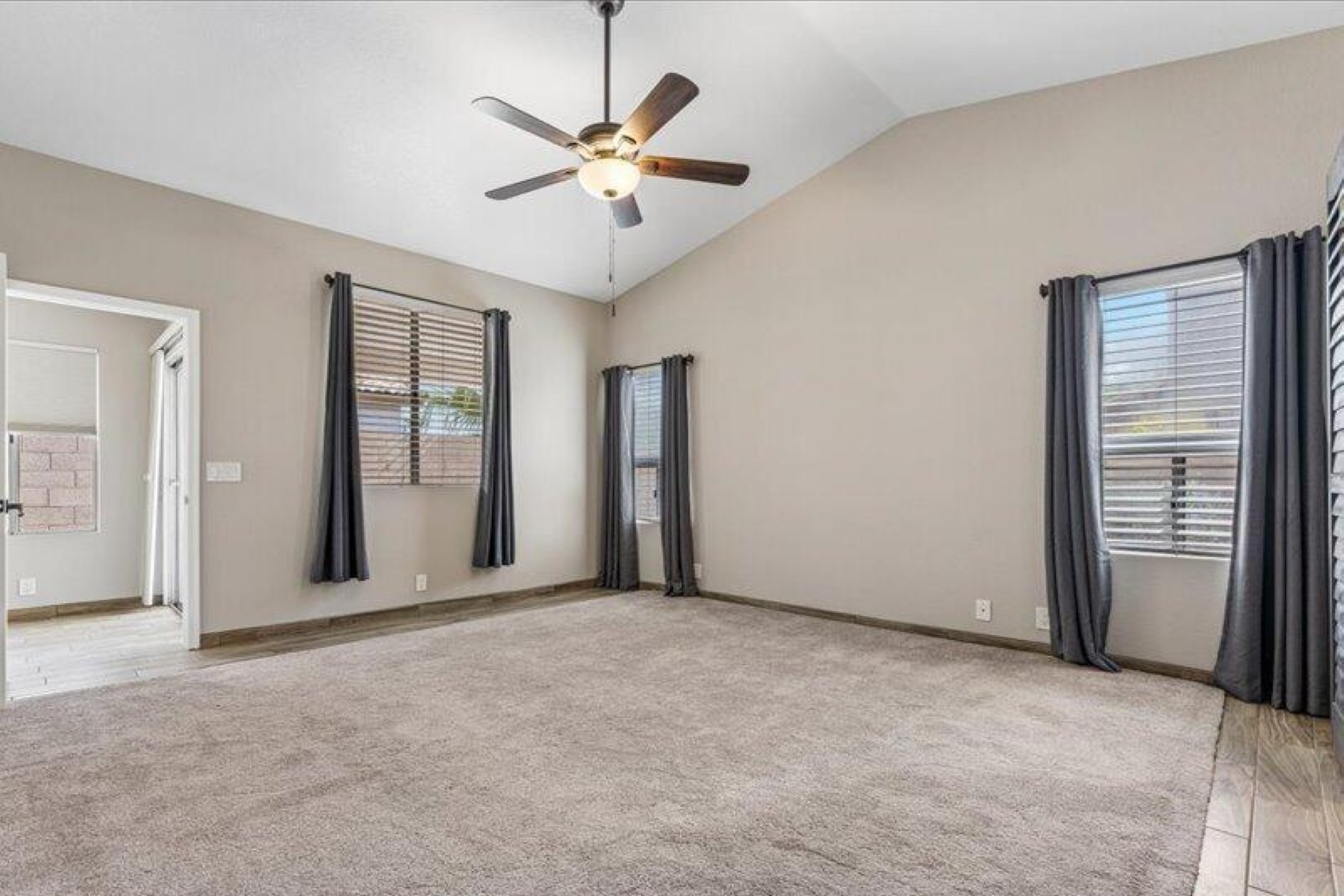  4327 E Siesta Lane¦Phoenix, AZ - 物件實景