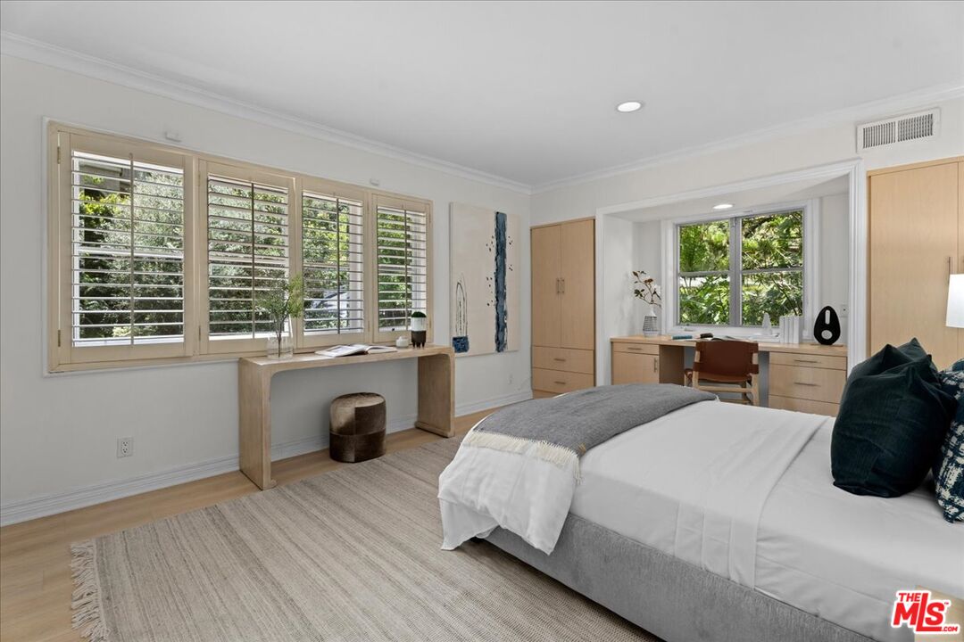 Los Angeles, California, 90077, United States, 4 Bedrooms Bedrooms, ,5 BathroomsBathrooms,Residential,For Sale,1862324