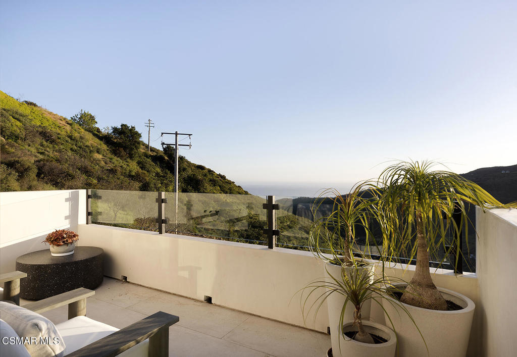 Malibu, California, 90265, United States, 4 Bedrooms Bedrooms, ,3 BathroomsBathrooms,Residential,For Sale,1732105