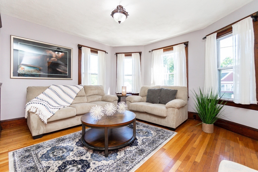 Lawrence, Massachusetts, 01841, United States, 6 Bedrooms Bedrooms, ,3 BathroomsBathrooms,Residential,For Sale,2048880
