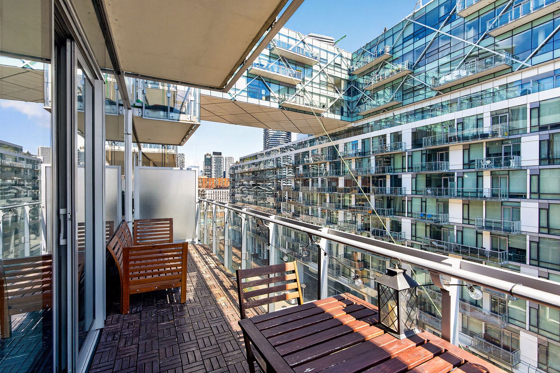  Live in style at Pier 27 - 物件實景