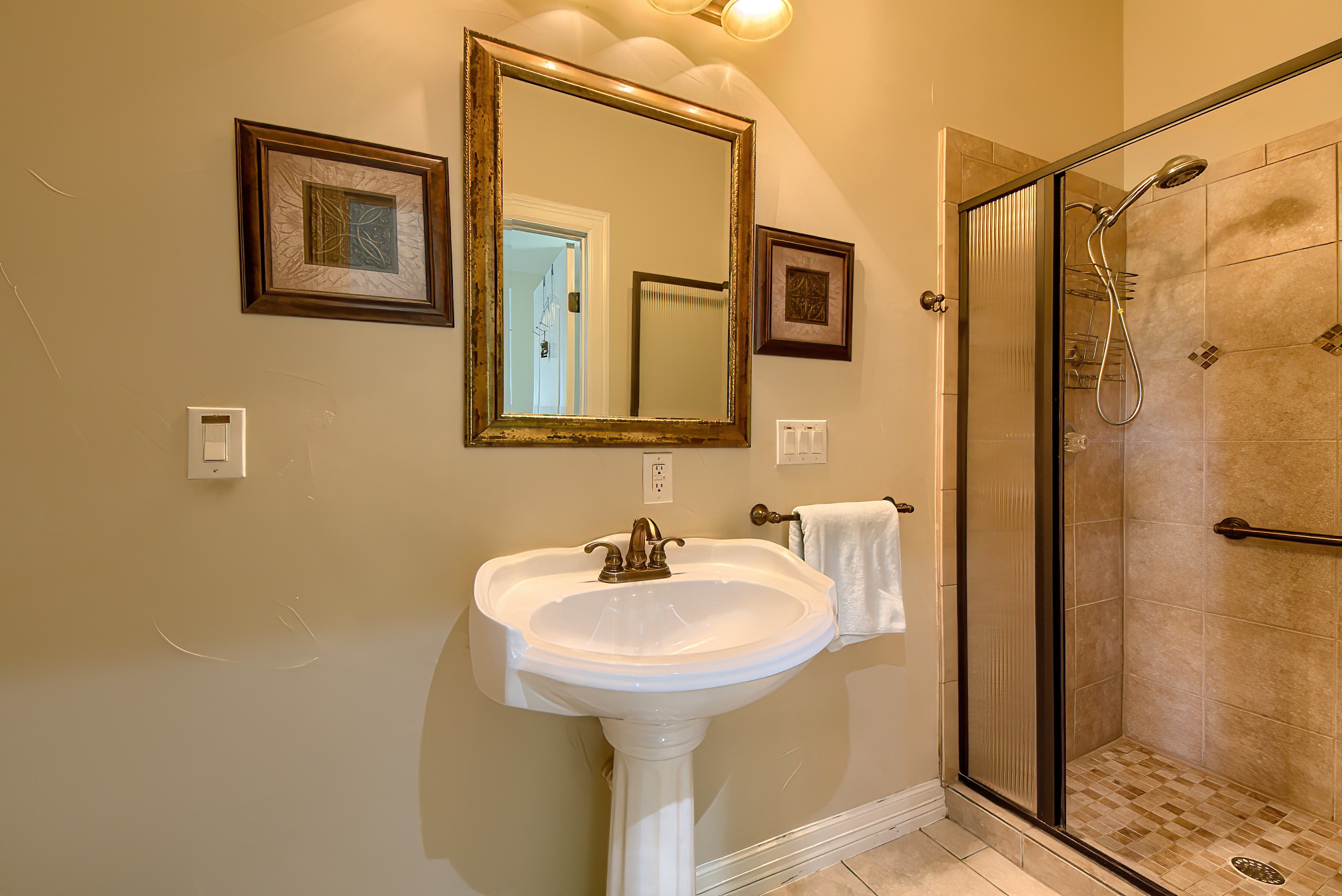 Seguin, Texas, 78155, United States, 7 Bedrooms Bedrooms, ,7 BathroomsBathrooms,Residential,For Sale,1994199