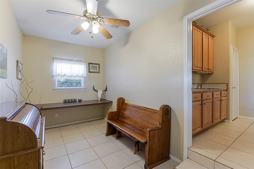 Waxahachie, Texas, 75167, United States, 4 Bedrooms Bedrooms, ,2 BathroomsBathrooms,Residential,For Sale,1835514