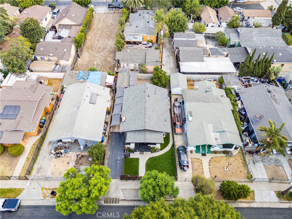 Los Angeles, California, 90011, United States, 4 Bedrooms Bedrooms, ,3 BathroomsBathrooms,Residential,For Sale,1984518