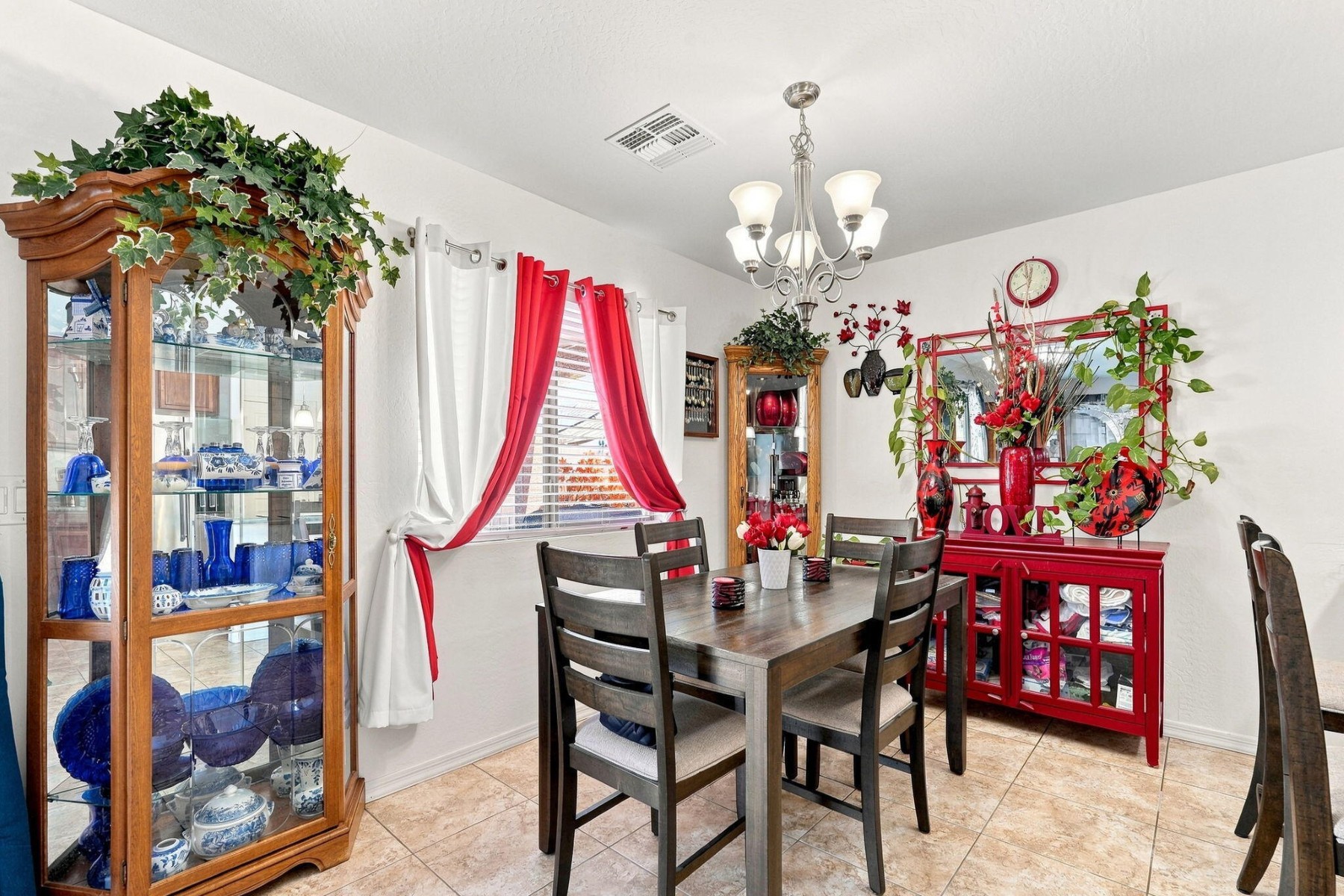  824 E Wolf Hollow Drive¦Casa Grande, AZ - 物件實景