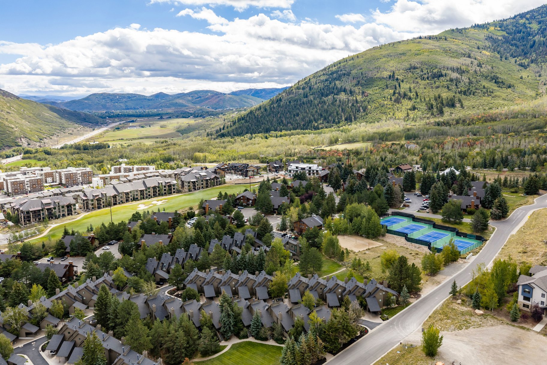  Adorable 4 bedroom Townhome-Steps from the new Canyons Village Skyway Lift - 物件實景