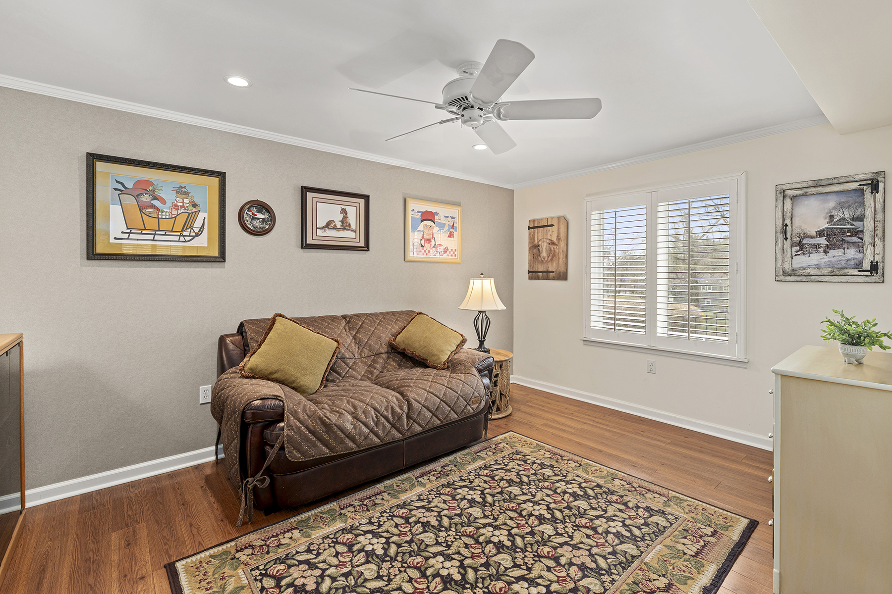  Custom Updated Neighborhood Bi-Level Style Home - 物件實景