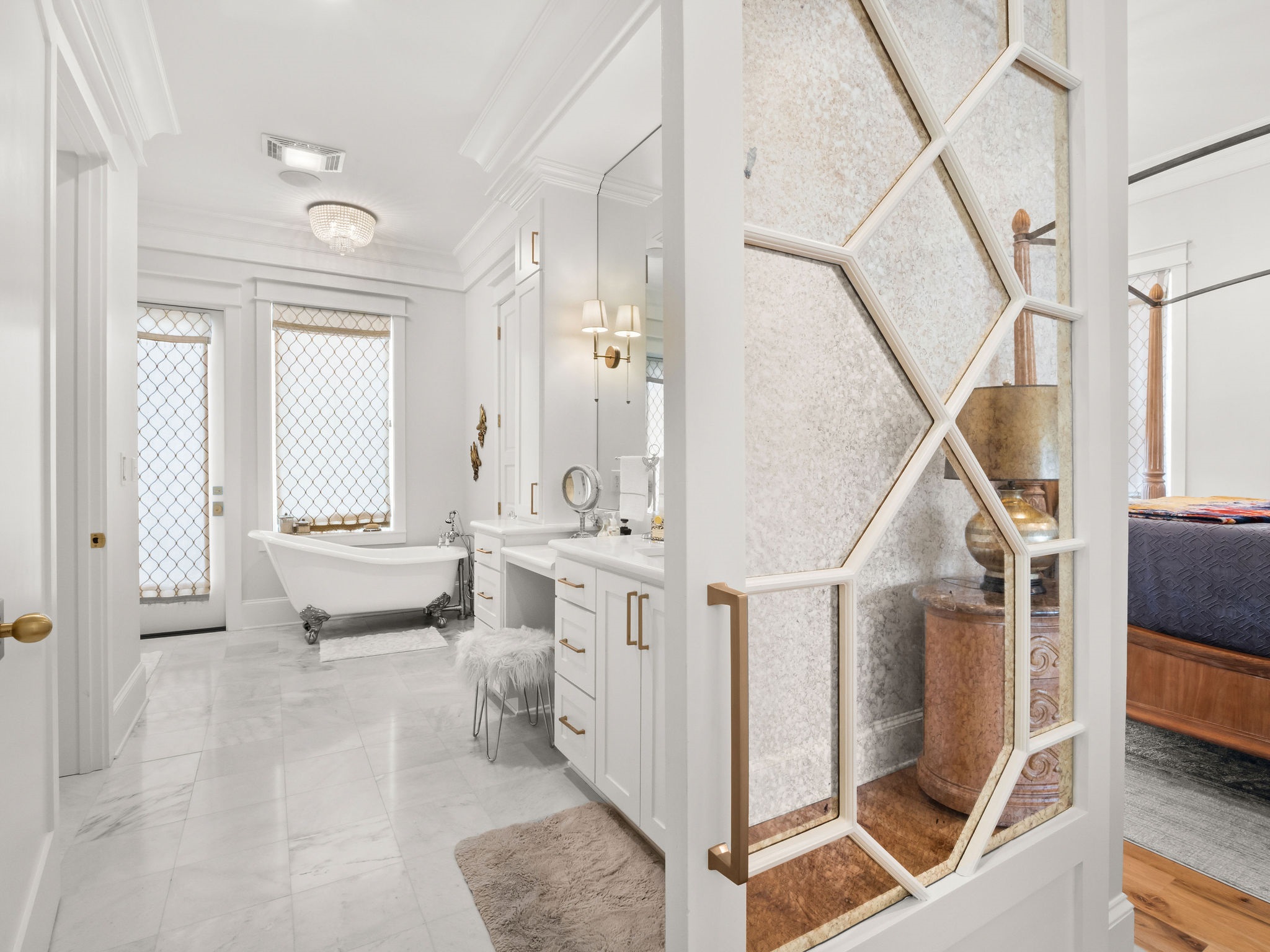 Many, Louisiana, 71449, United States, 3 Bedrooms Bedrooms, ,4 BathroomsBathrooms,Residential,For Sale,1998076